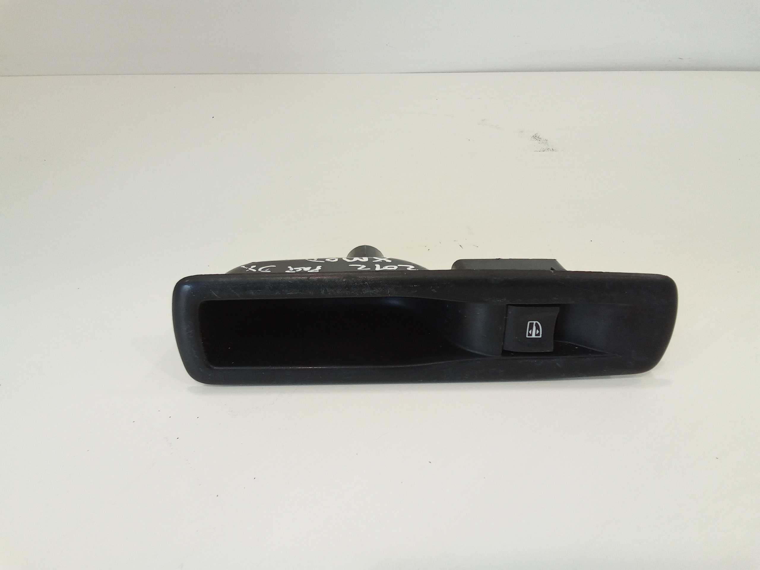 Interruttore Alzacristalli Porta Post. Destro 6490Q1 Usato