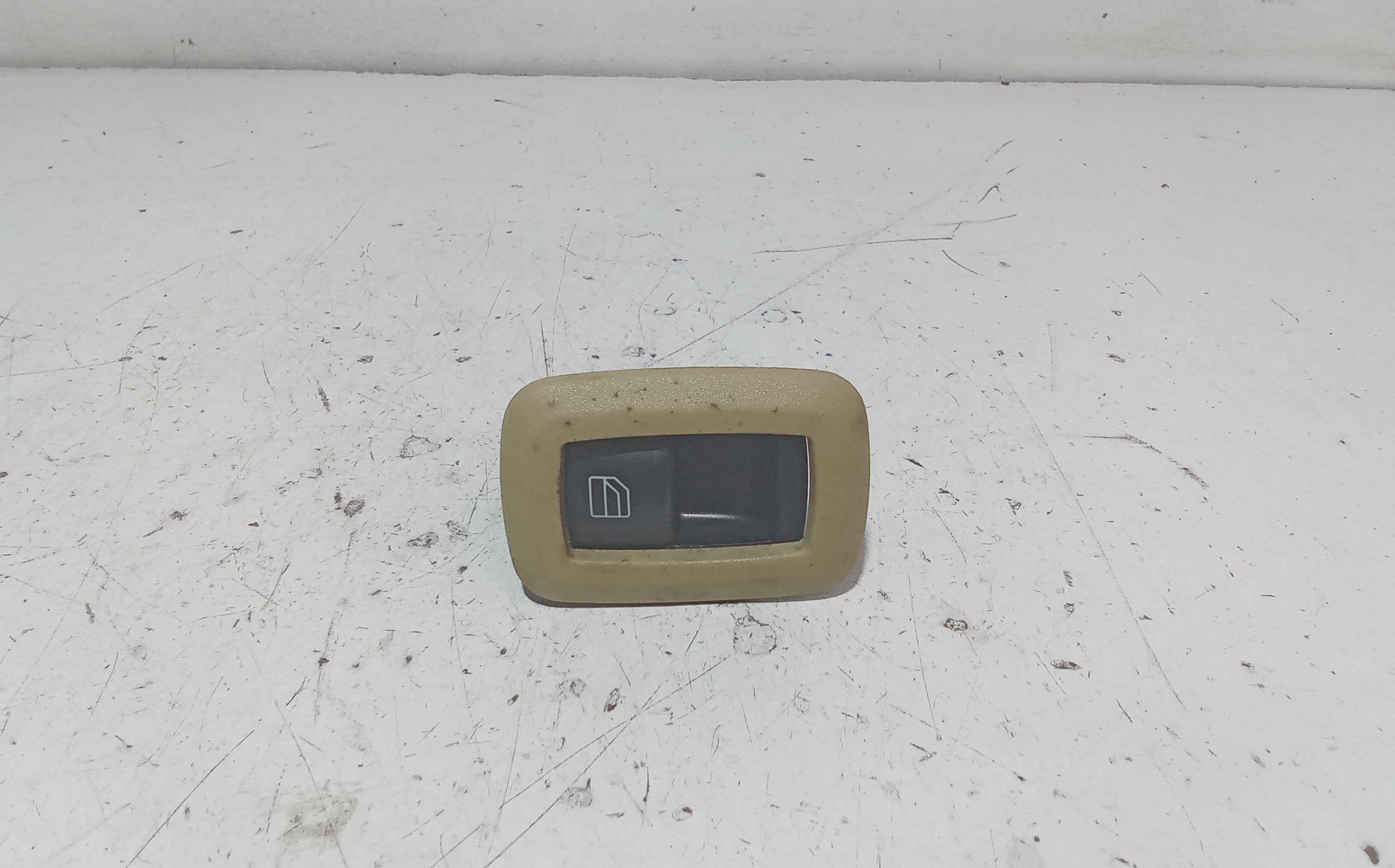 Interruttore Alzacristalli Porta Post. Sinistro A25182005109174 Usato