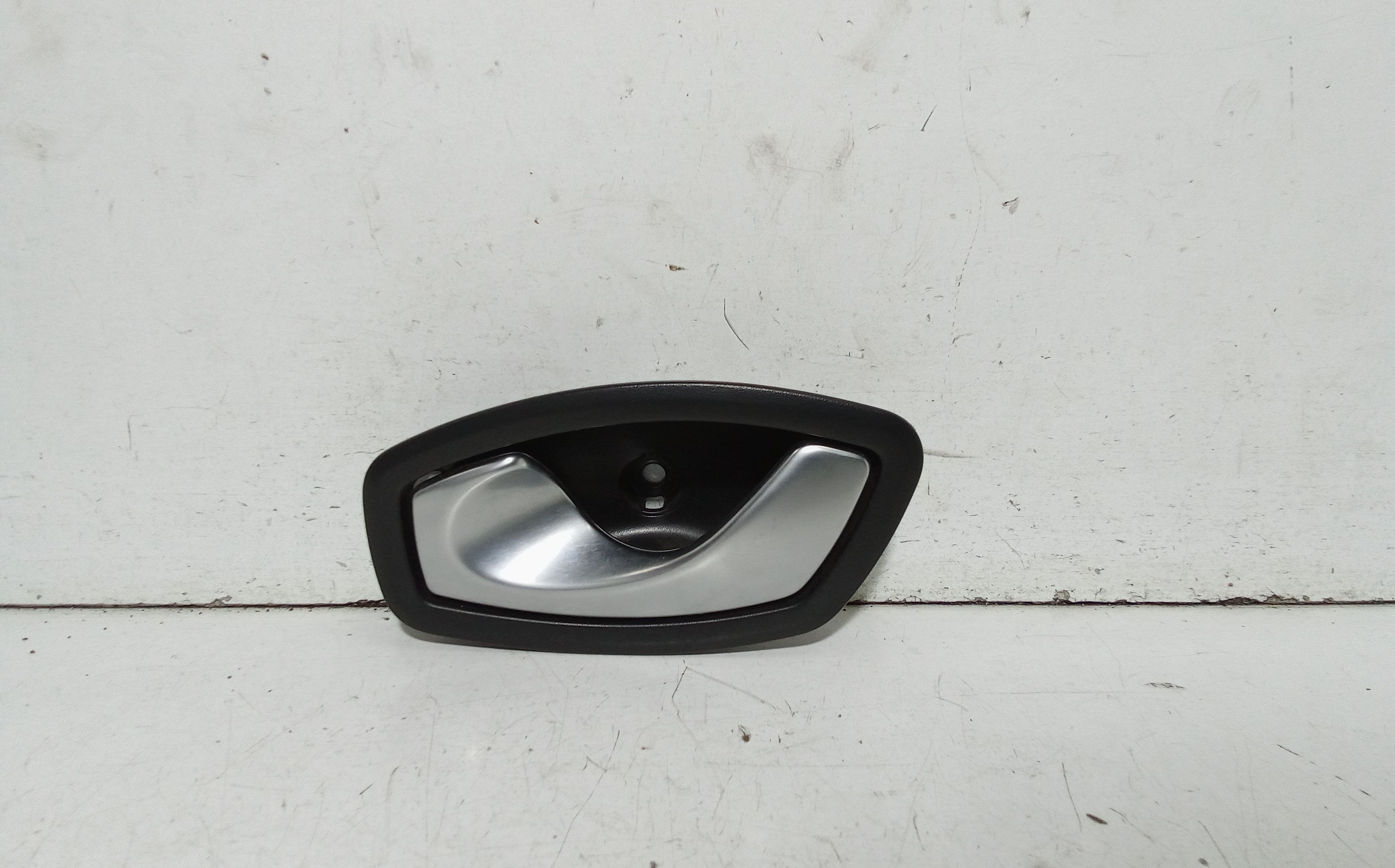 Maniglia Int. Apertura Porta Ant. Sinistro 826730001R Usato