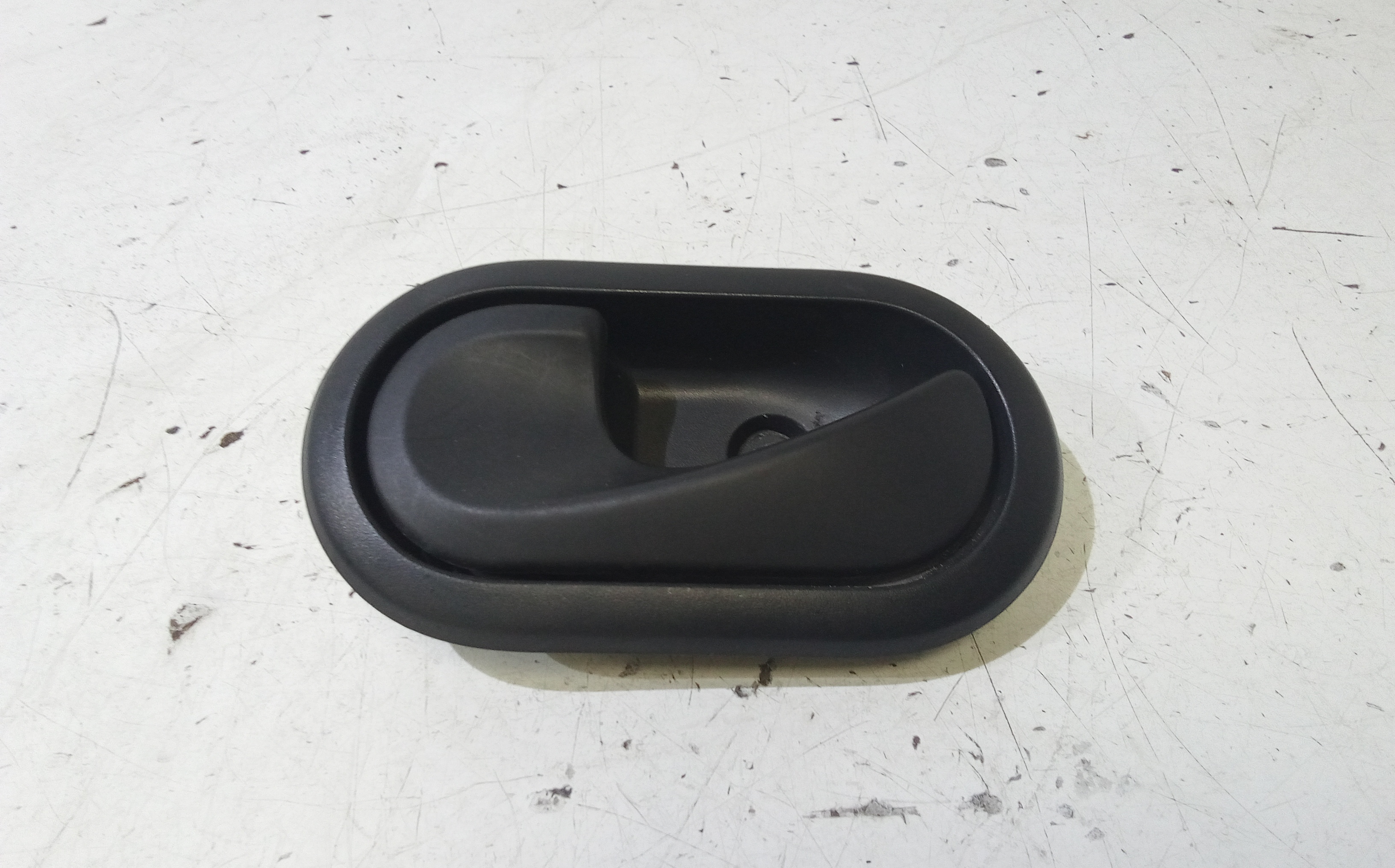 Maniglia Int. Apertura Porta Ant. Sinistro 8200733848 Usato