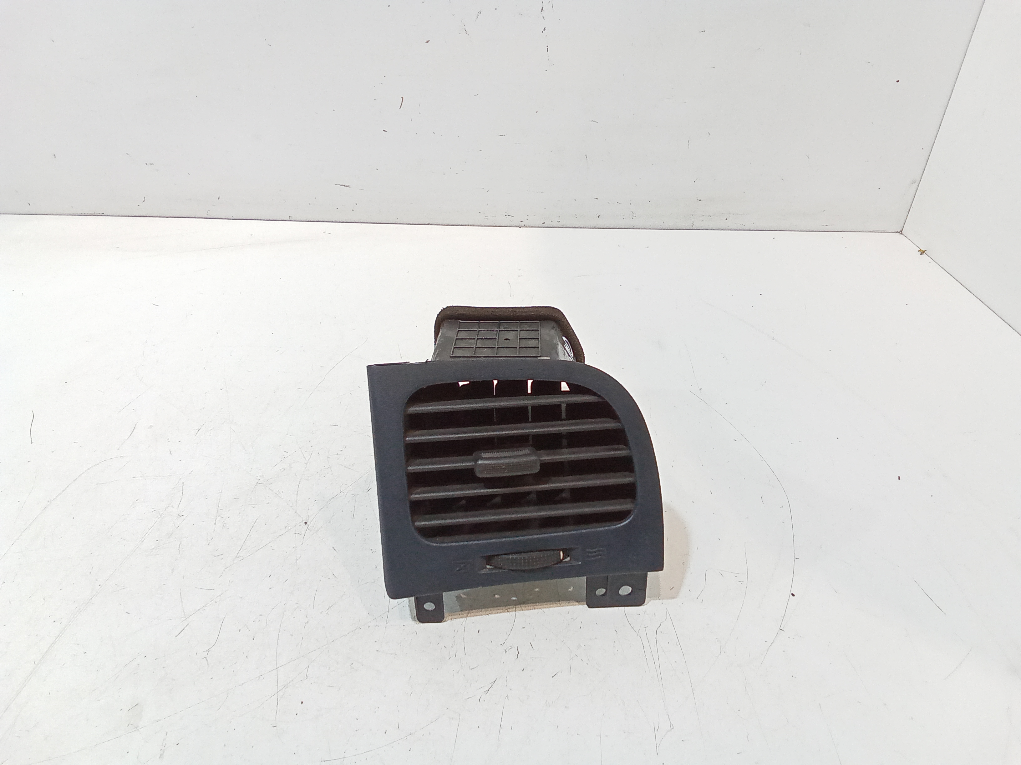 Condotto Aria Bocchette Lat. Cruscotto Sinistro Usato