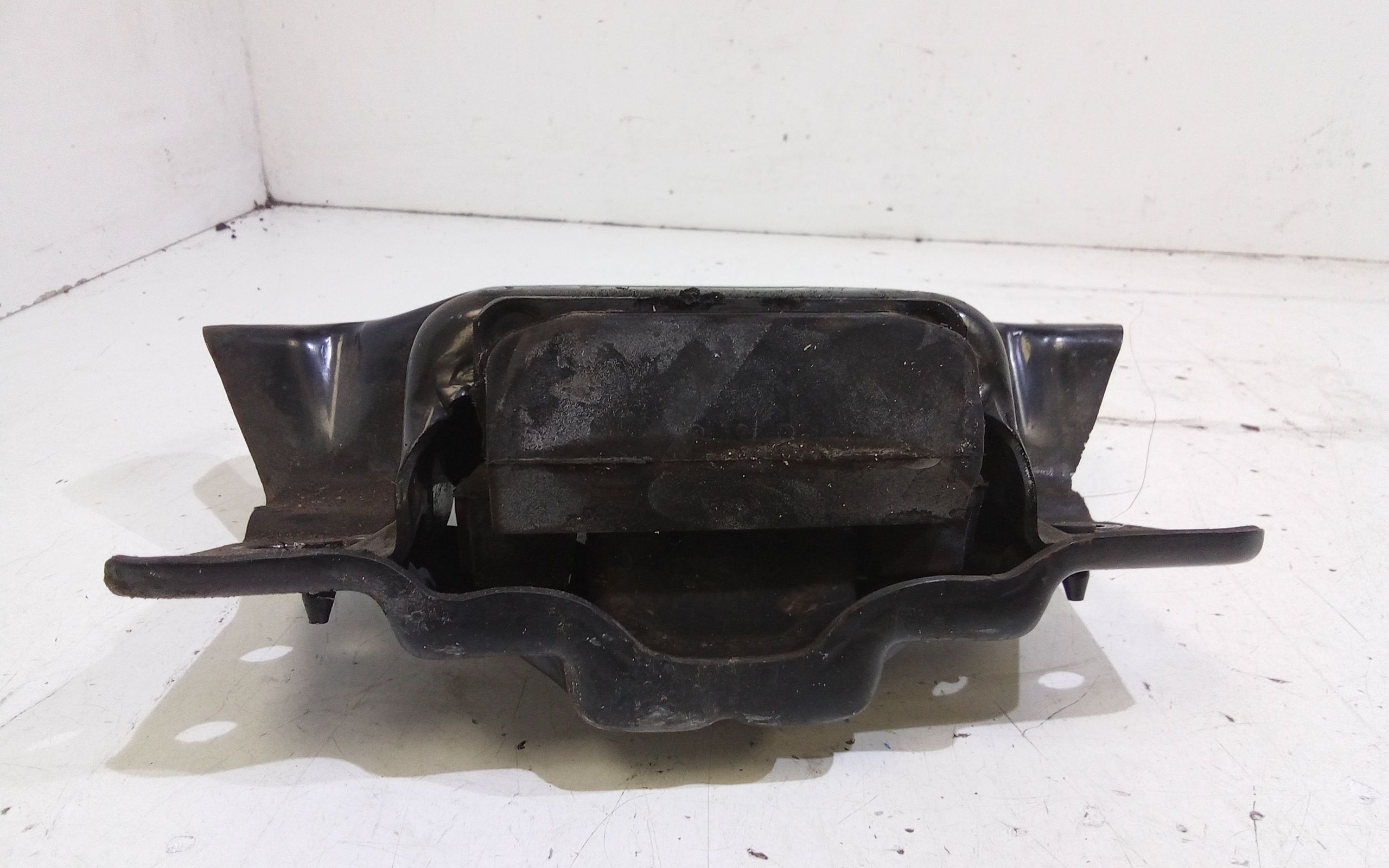 Piastra Alloggiamento Supporto Motore (Con Eventuale Bielletta O Tirante Associato) Usato