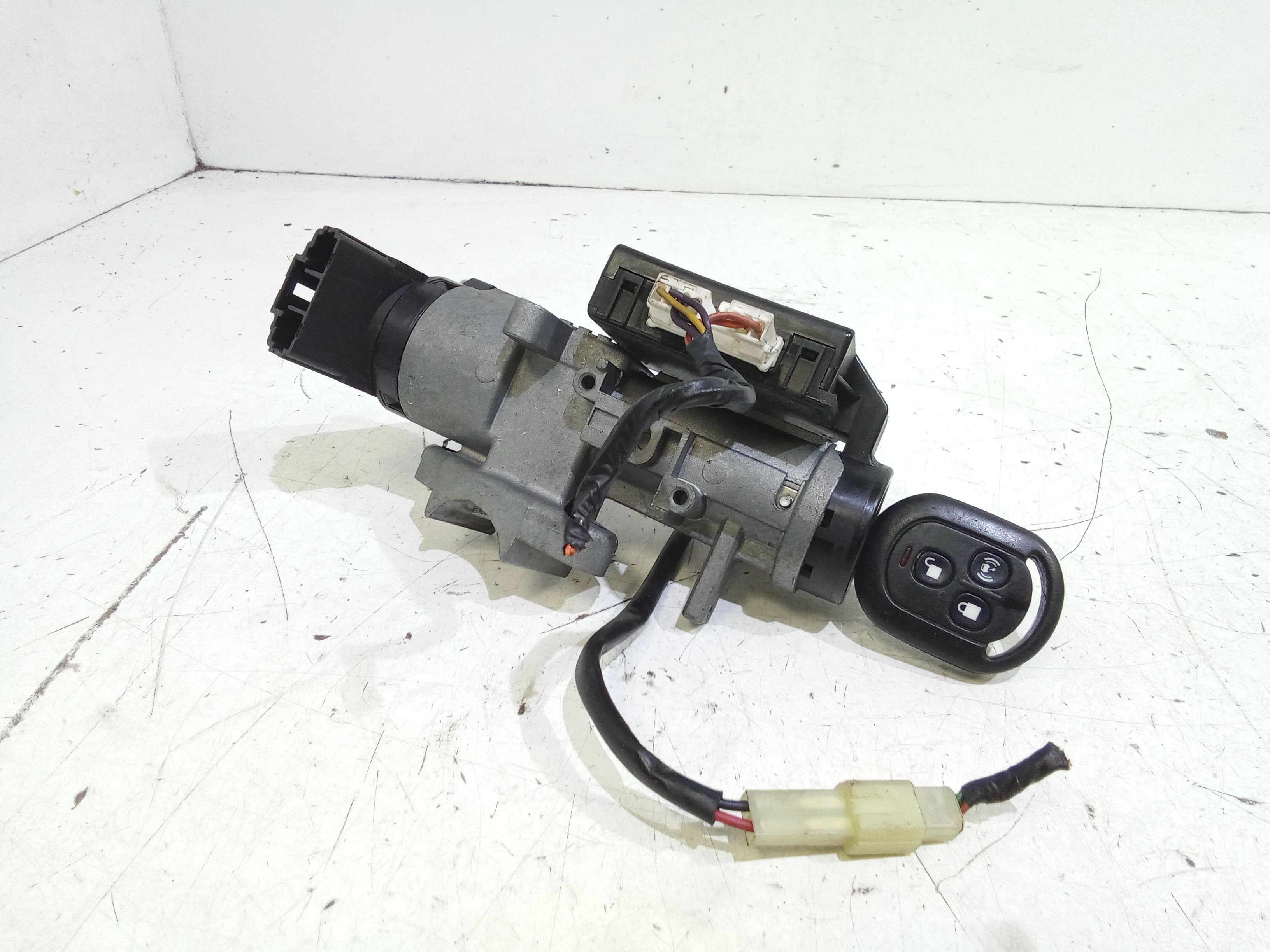 Commutatore Avviamento Con Cilindretti Serrature Usato