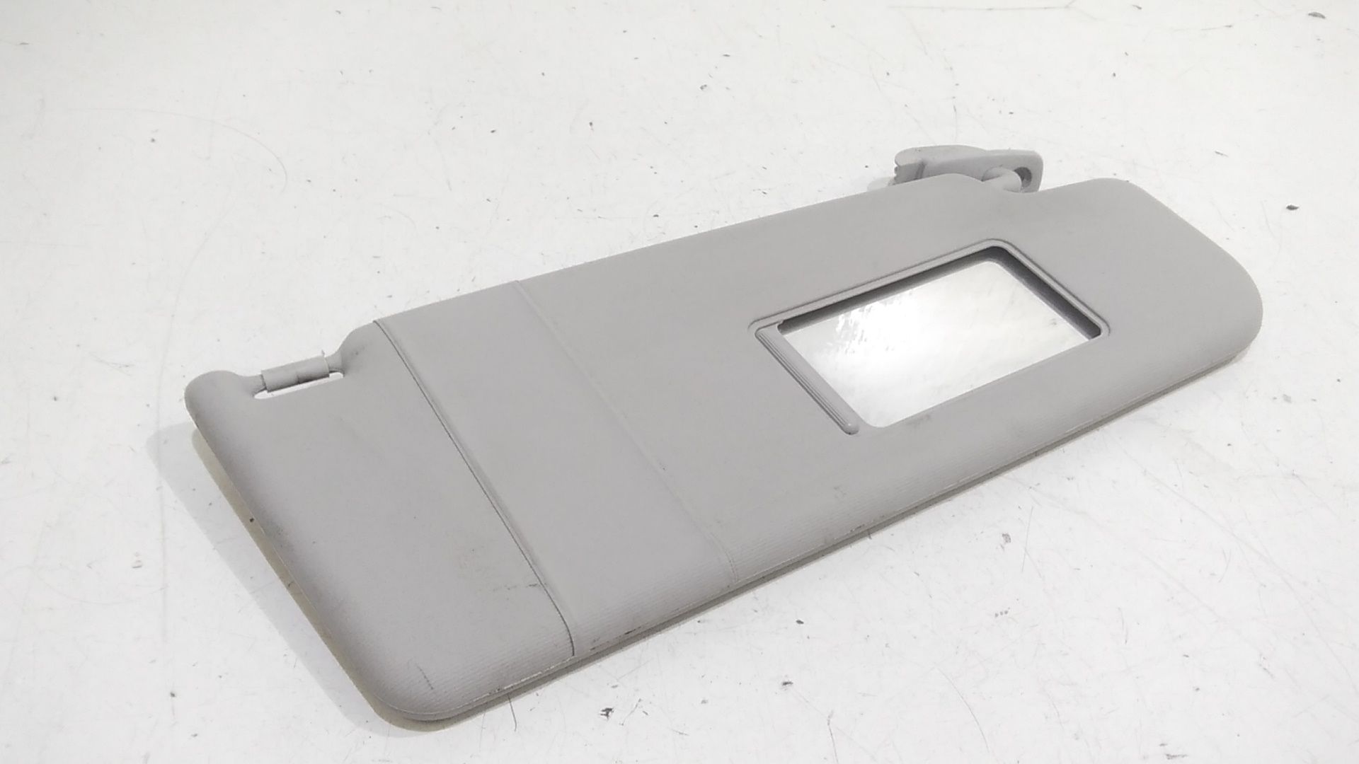 Aletta Parasole Parabrezza Destro 1Z0857552BP2F4 Usato