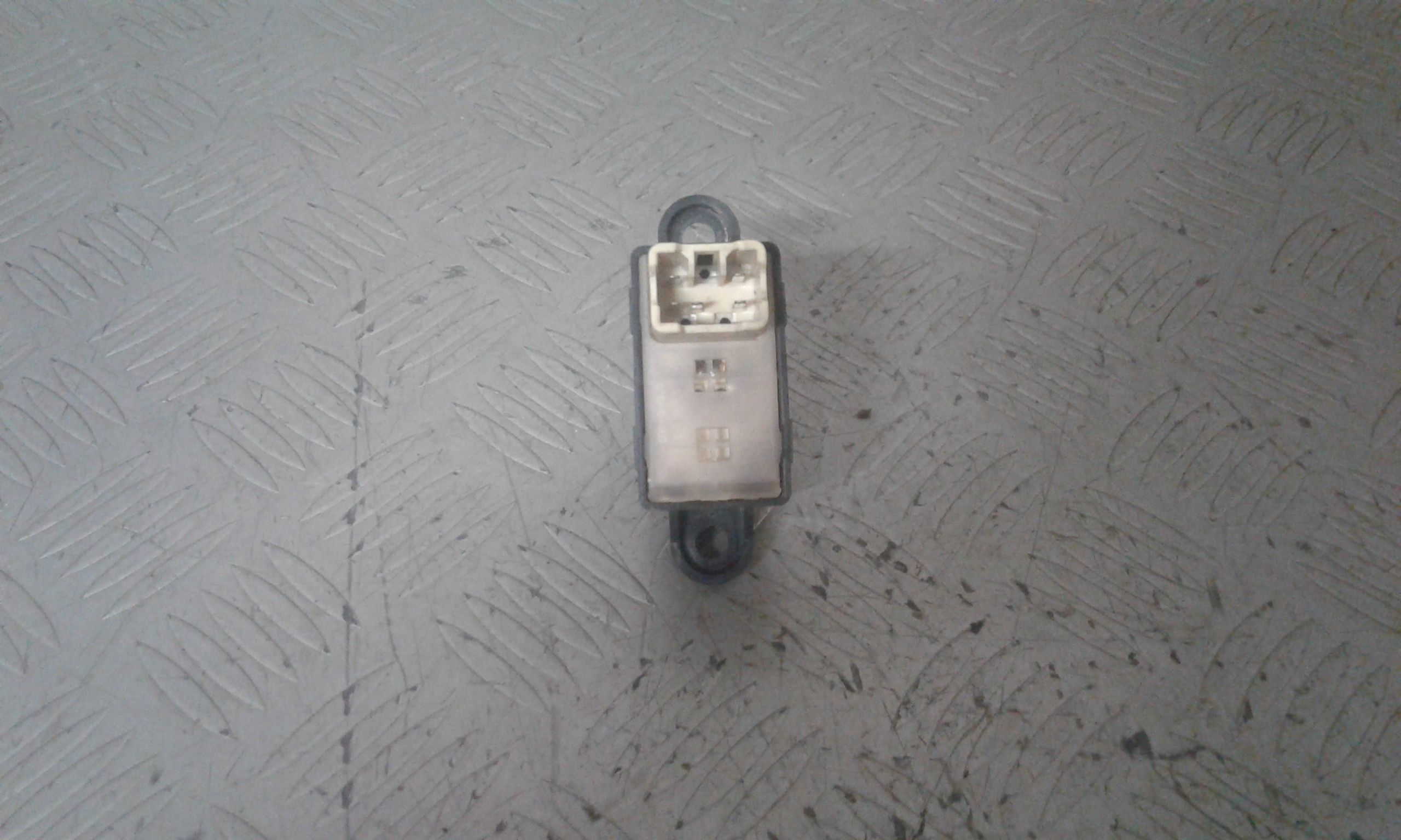 Interruttore Alzacristalli Porta Ant. Destro Usato