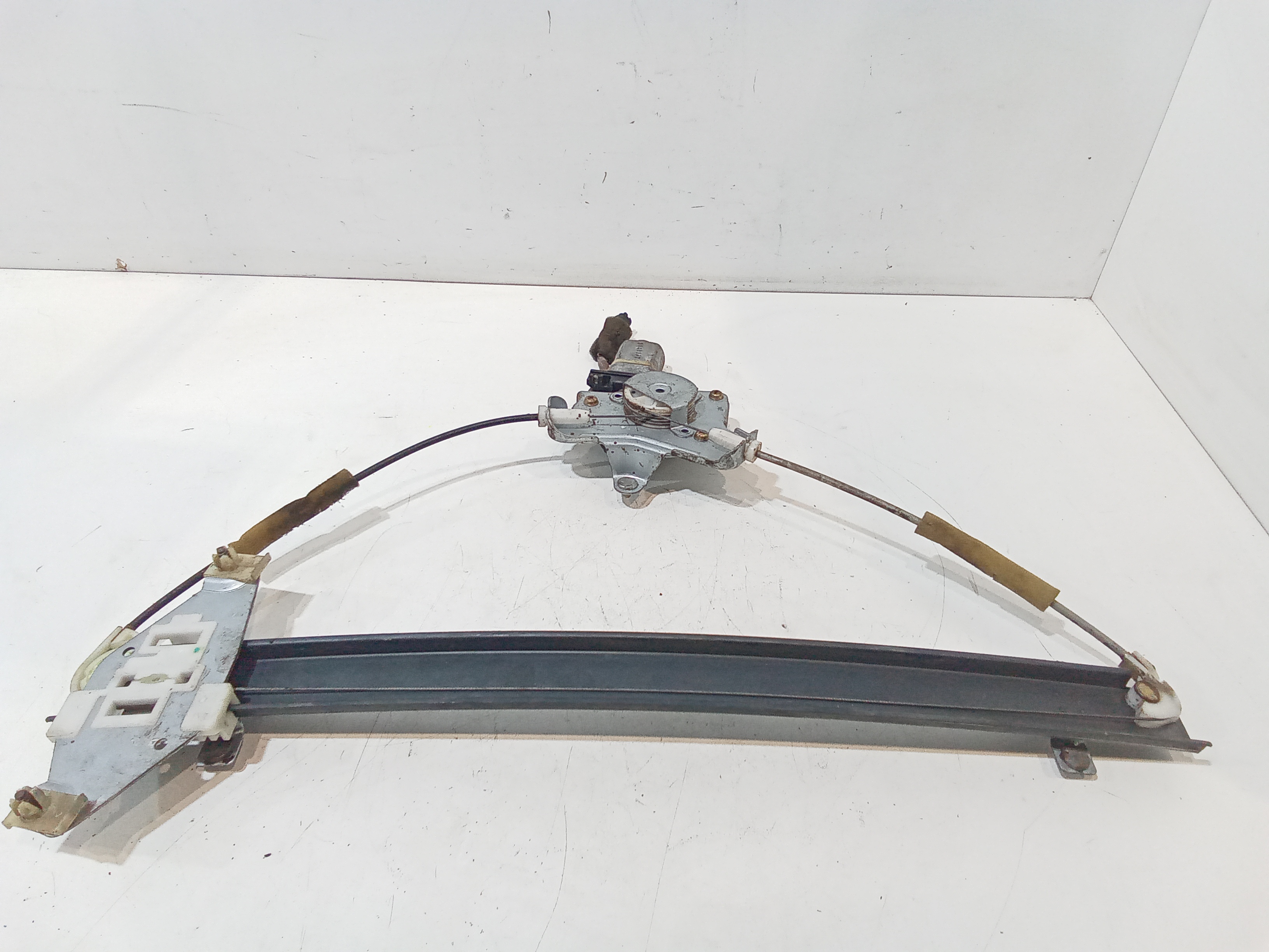 Alzacristallo Porta Ant. Destro Usato