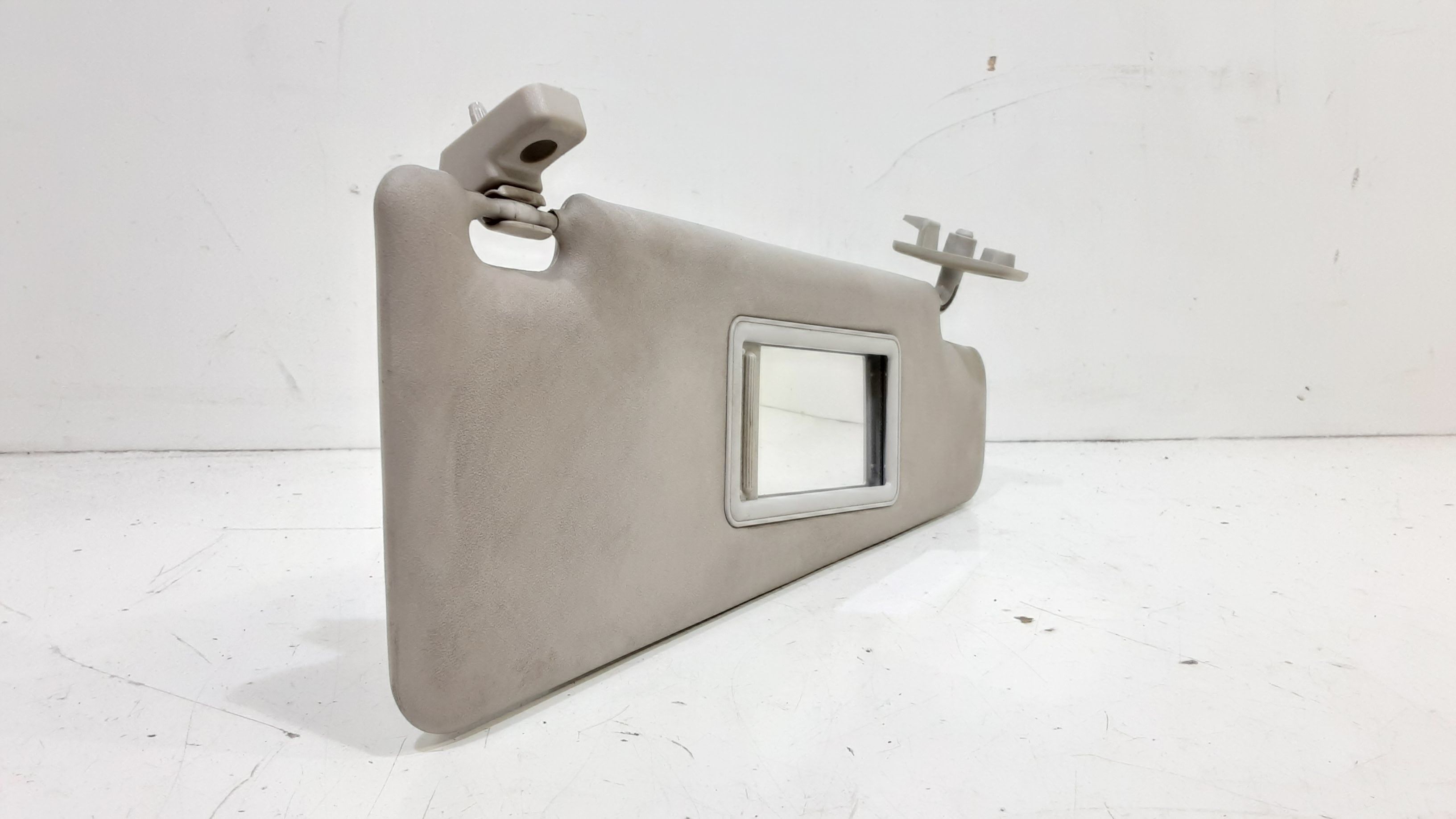 Aletta Parasole Parabrezza Destro 735361684 Usato