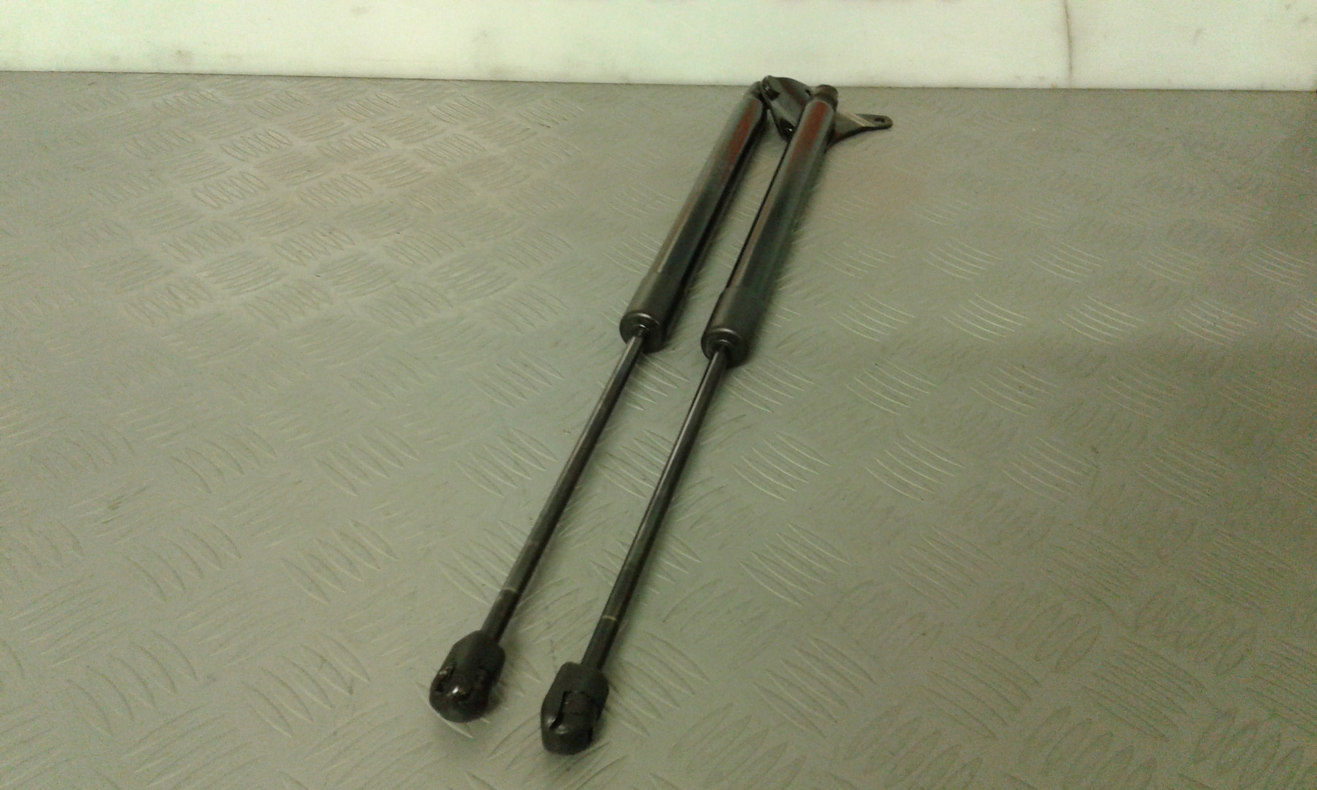 Cerniera Cofano Post. Destro Usato