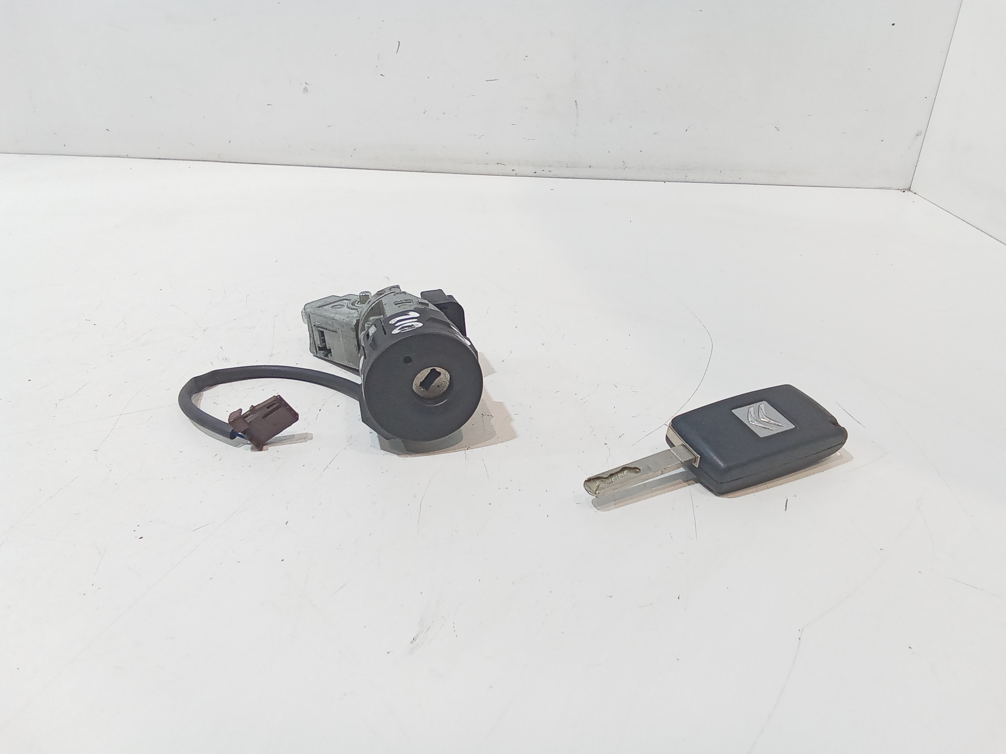 Commutatore Avviamento Con Cilindretti Serrature Usato