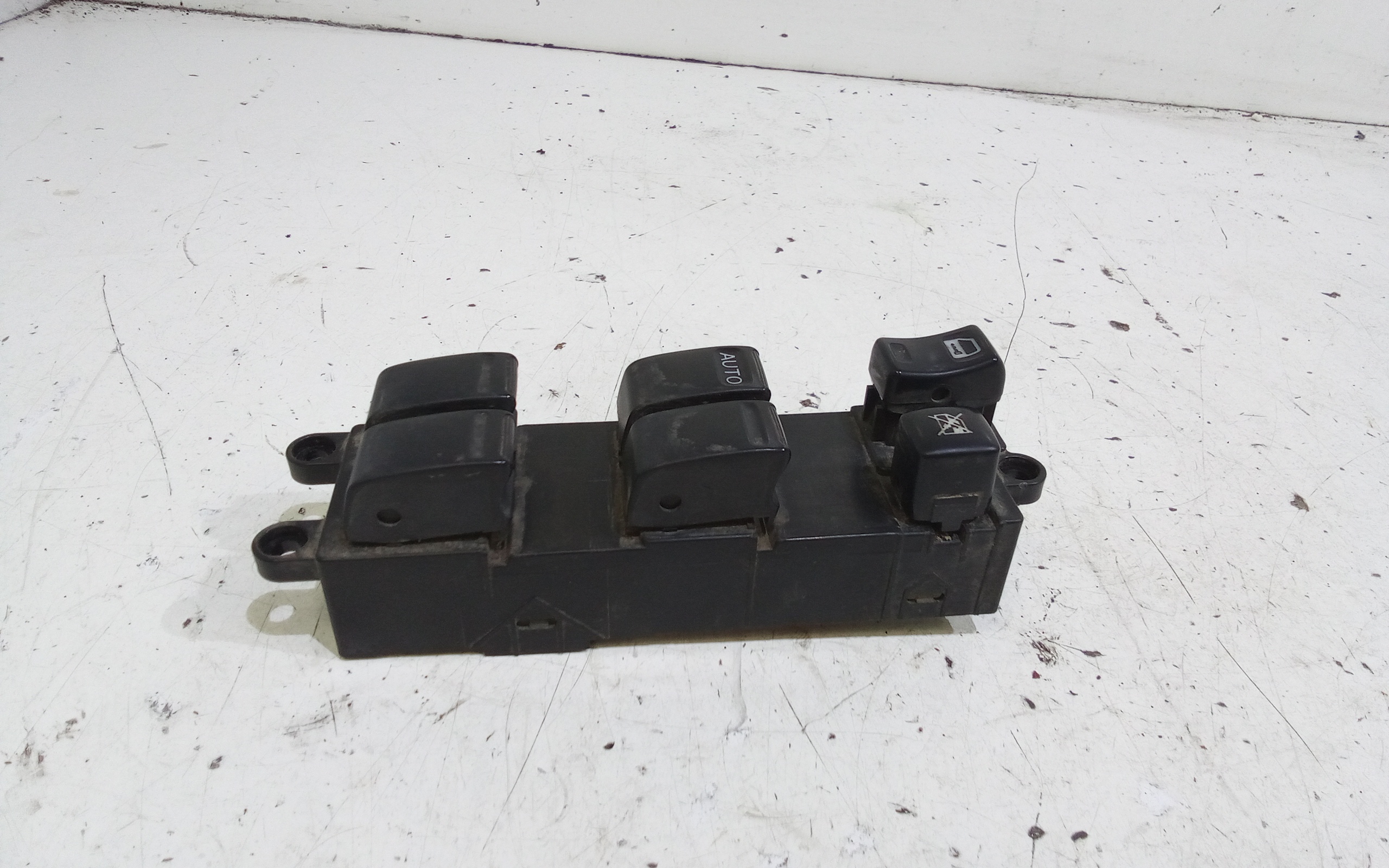 Interruttore Alzacristalli Porta Ant. Sinistro Usato