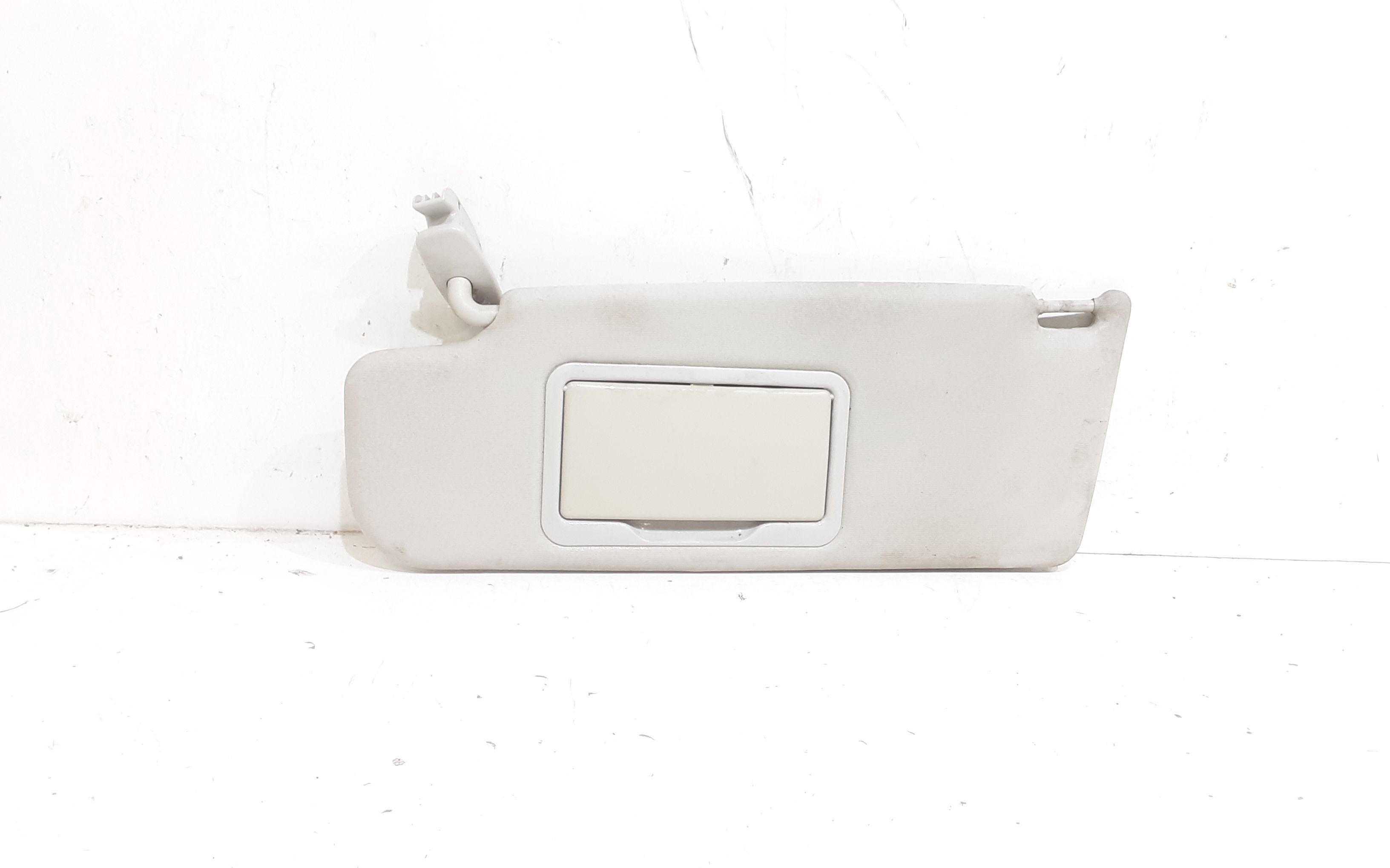 Aletta Parasole Parabrezza Sinistro 3B0857551X14 Usato