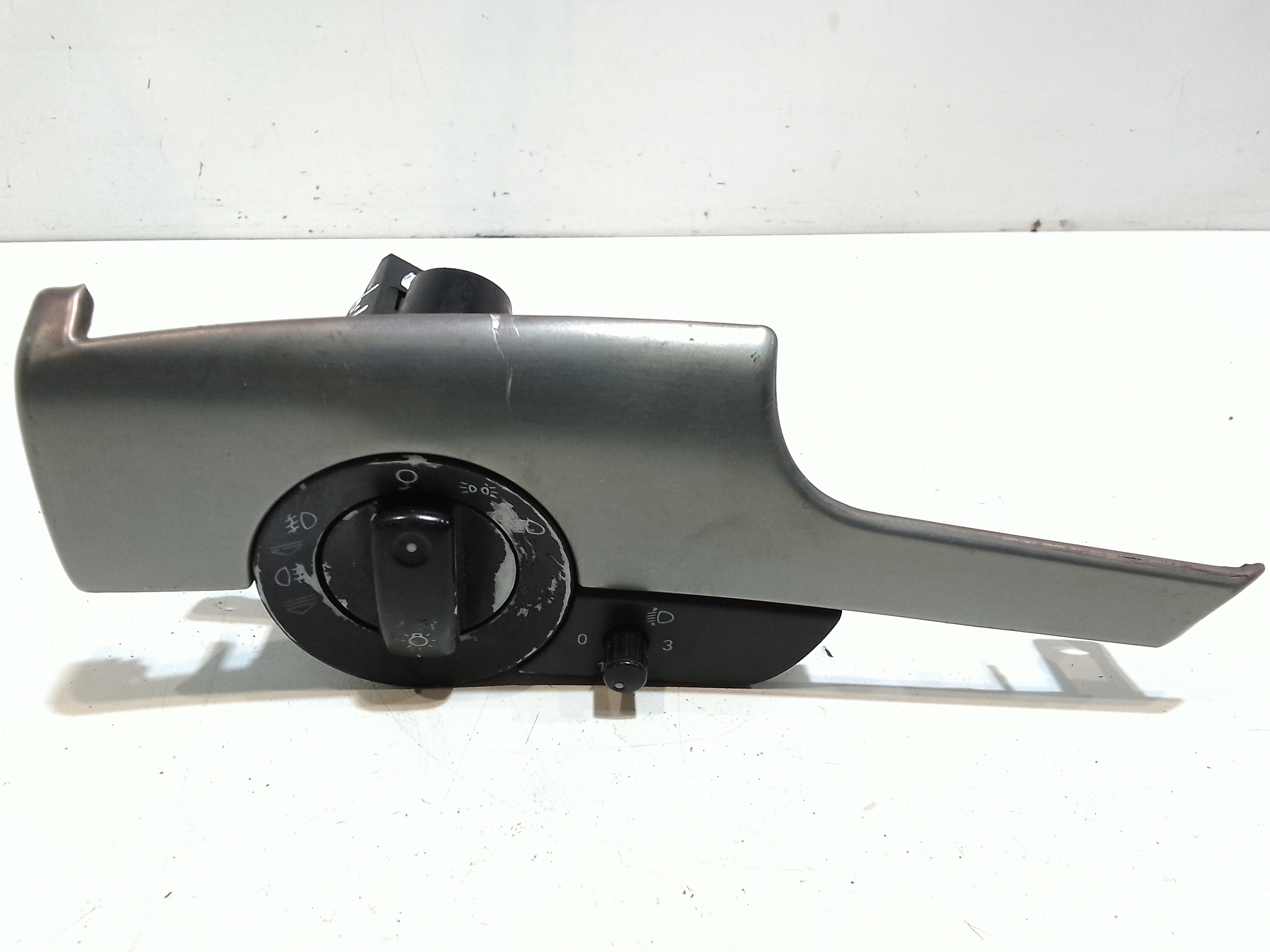 Interruttore Blocco Comando Luci 8E0941531A5PR Usato