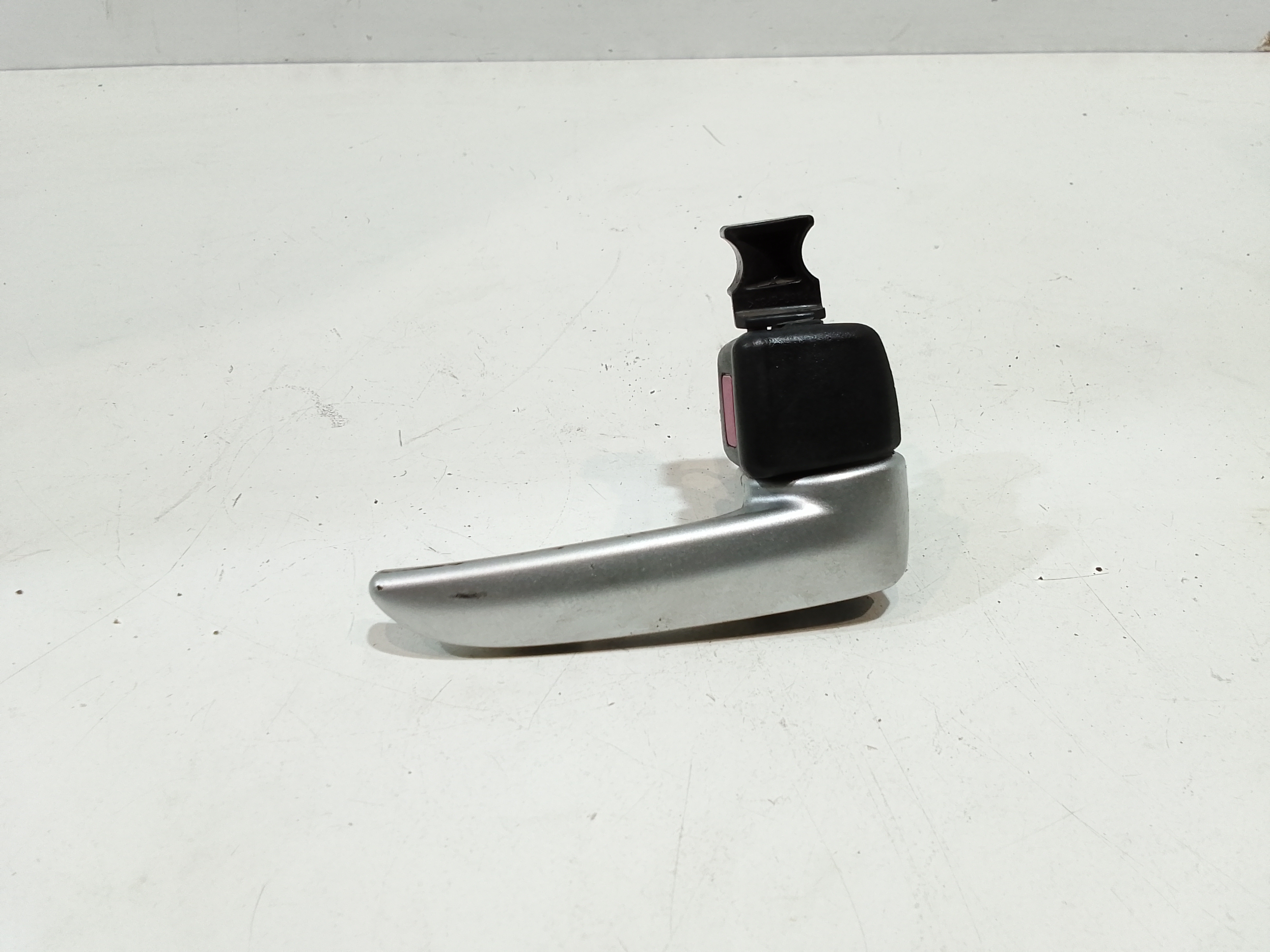 Maniglia Int. Apertura Porta Ant. Destro Usato