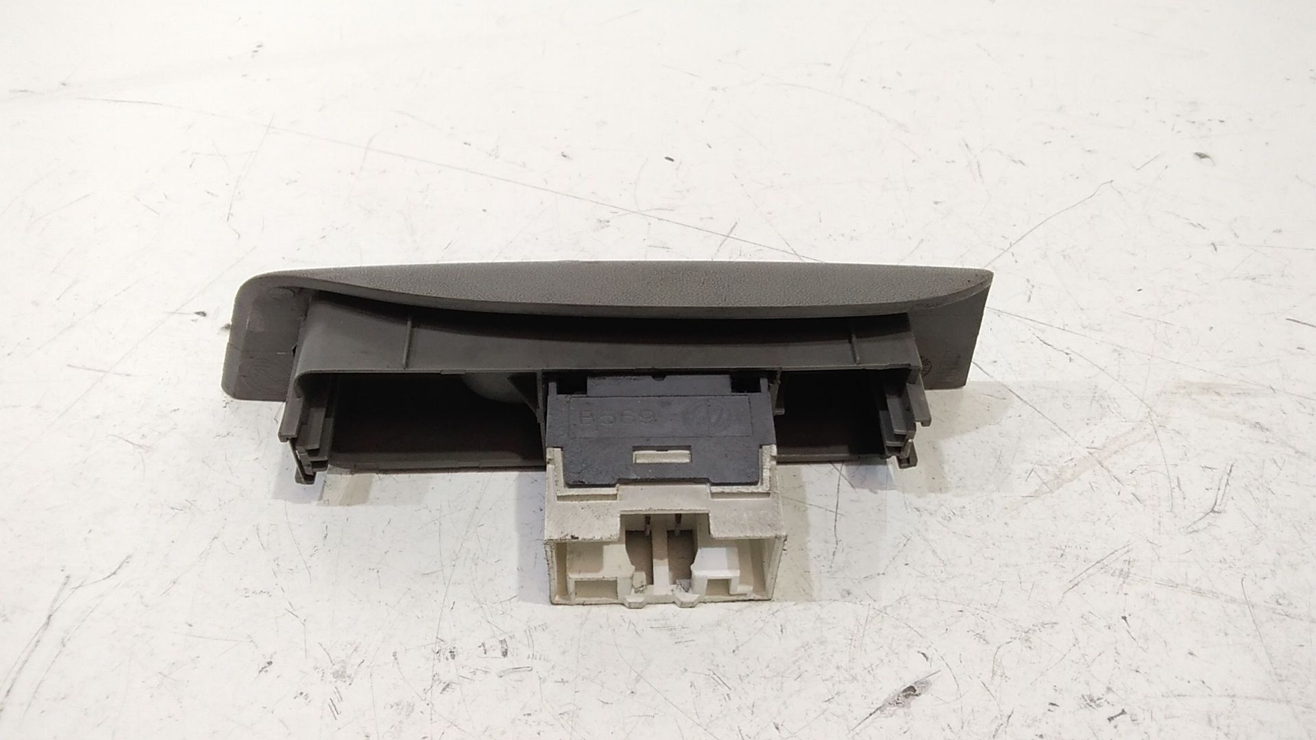 Interruttore Alzacristalli Porta Ant. Destro 735249911 Usato