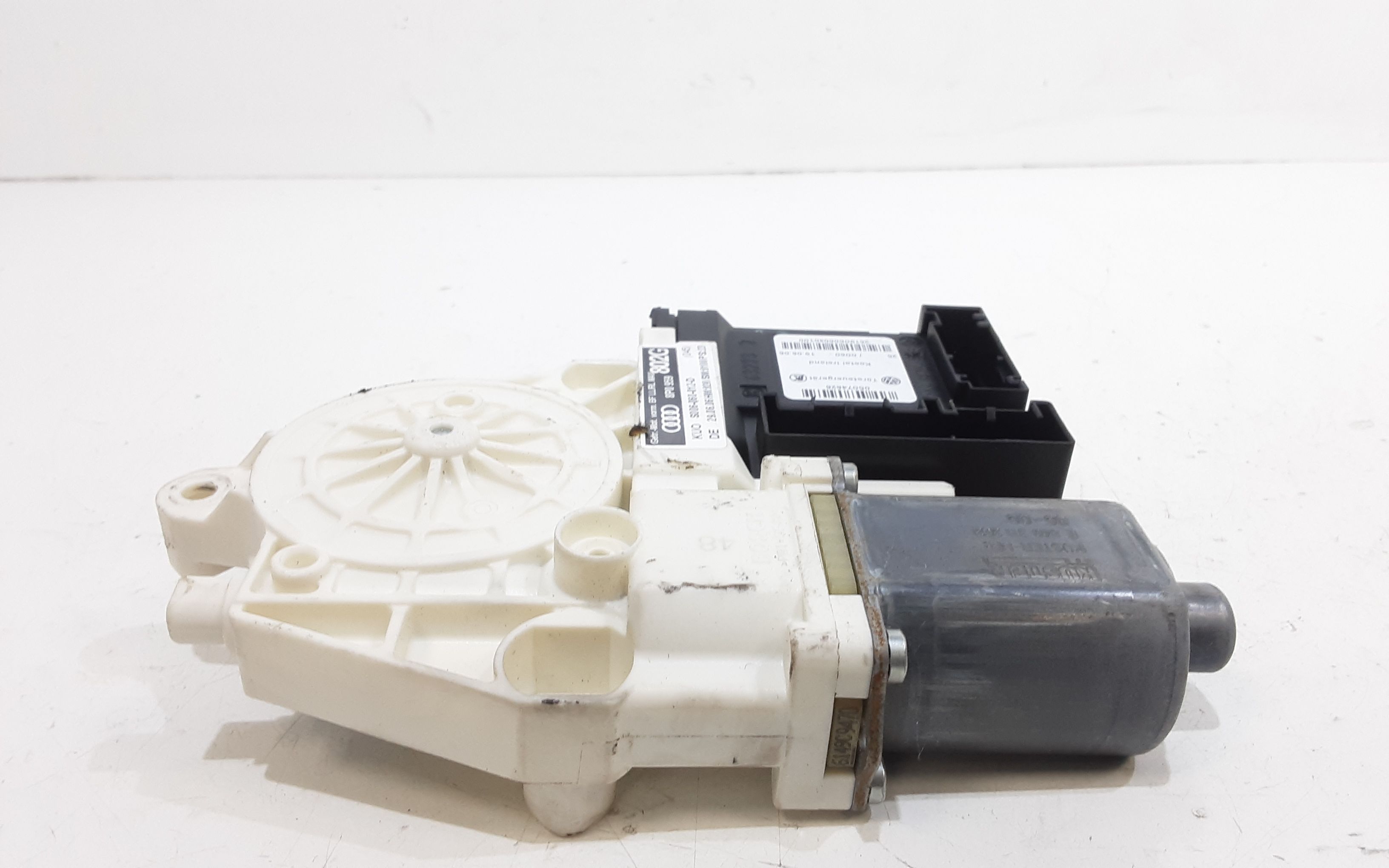 Motorino Alzacristallo Porta Ant. Destro 8P0959802G Usato