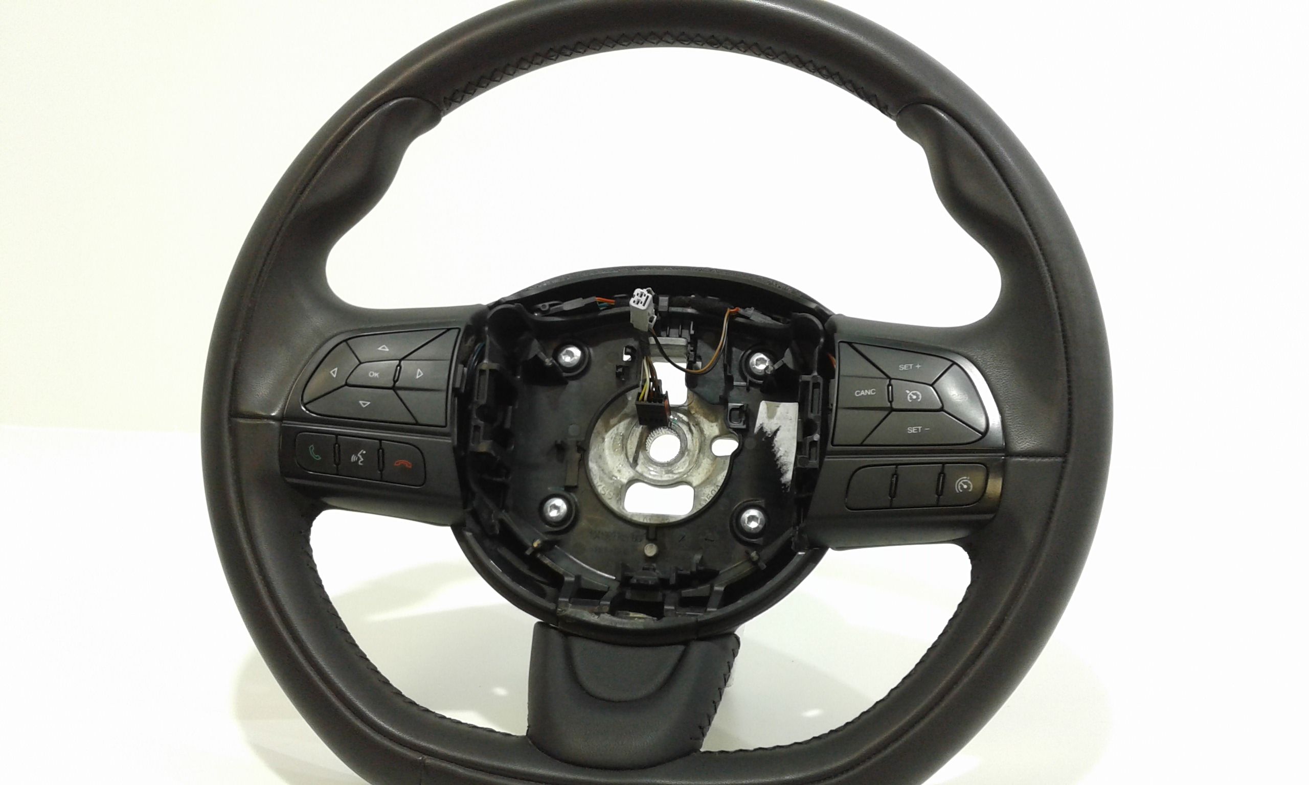 Volante 735687527 Usato