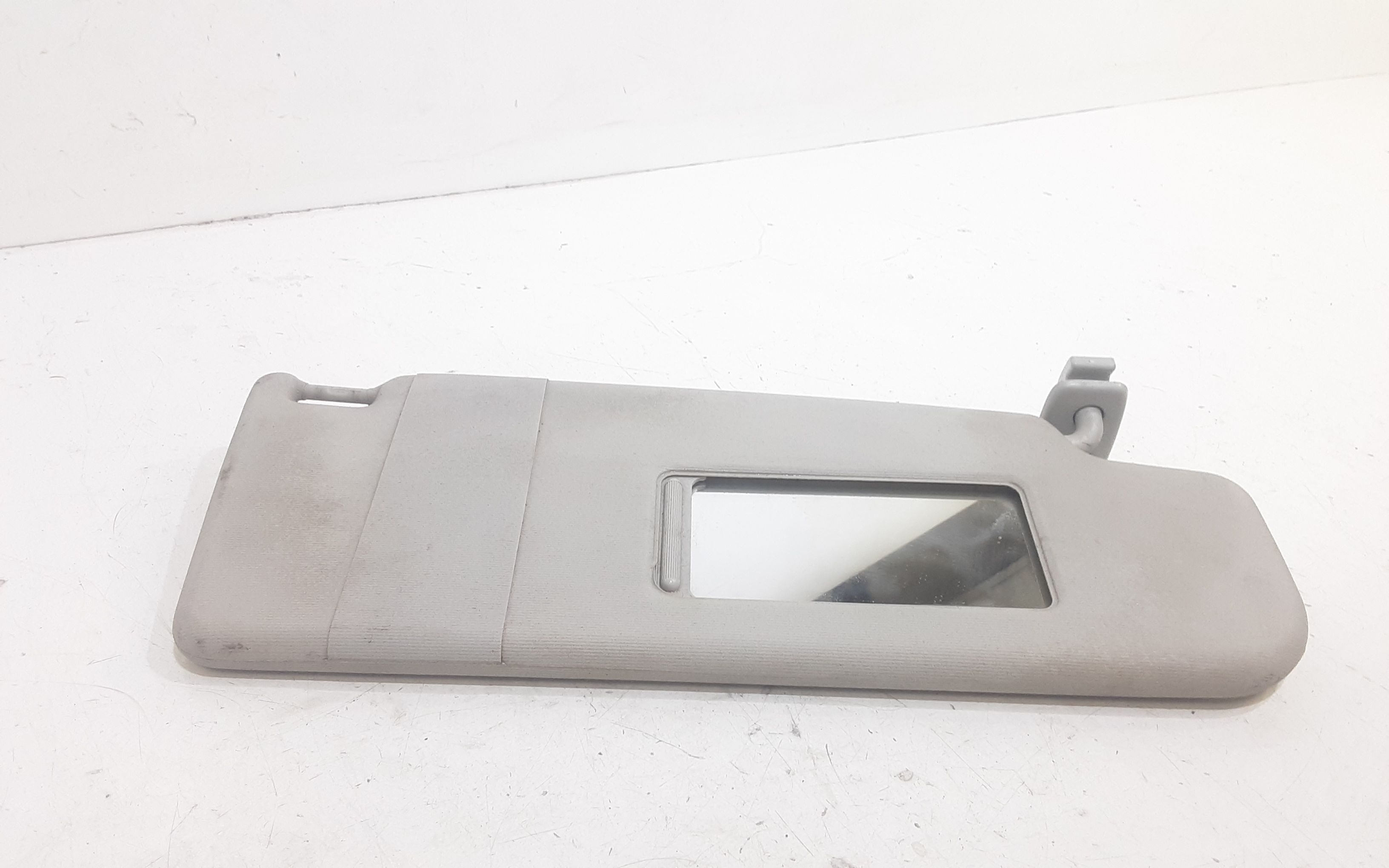 Aletta Parasole Parabrezza Destro 1K0857552H3V6 Usato