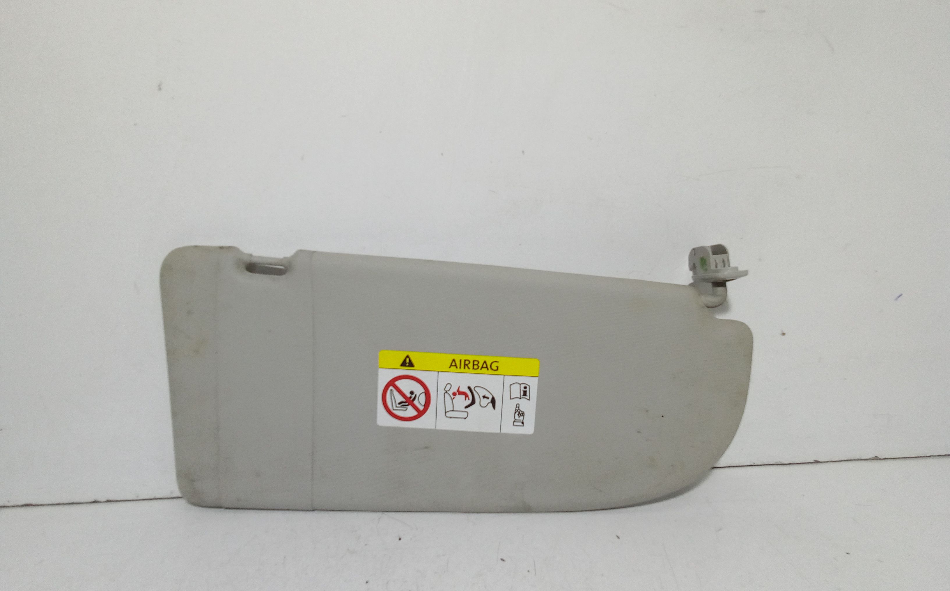 Aletta Parasole Parabrezza Destro 2K5857552A2F4 Usato