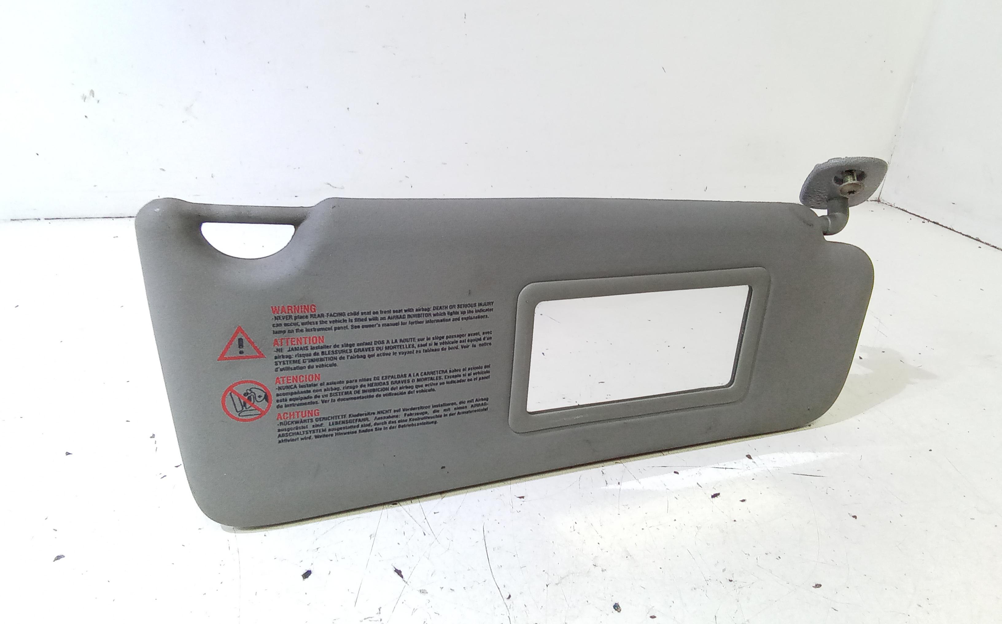 Aletta Parasole Parabrezza Destro 8200240038 Usato