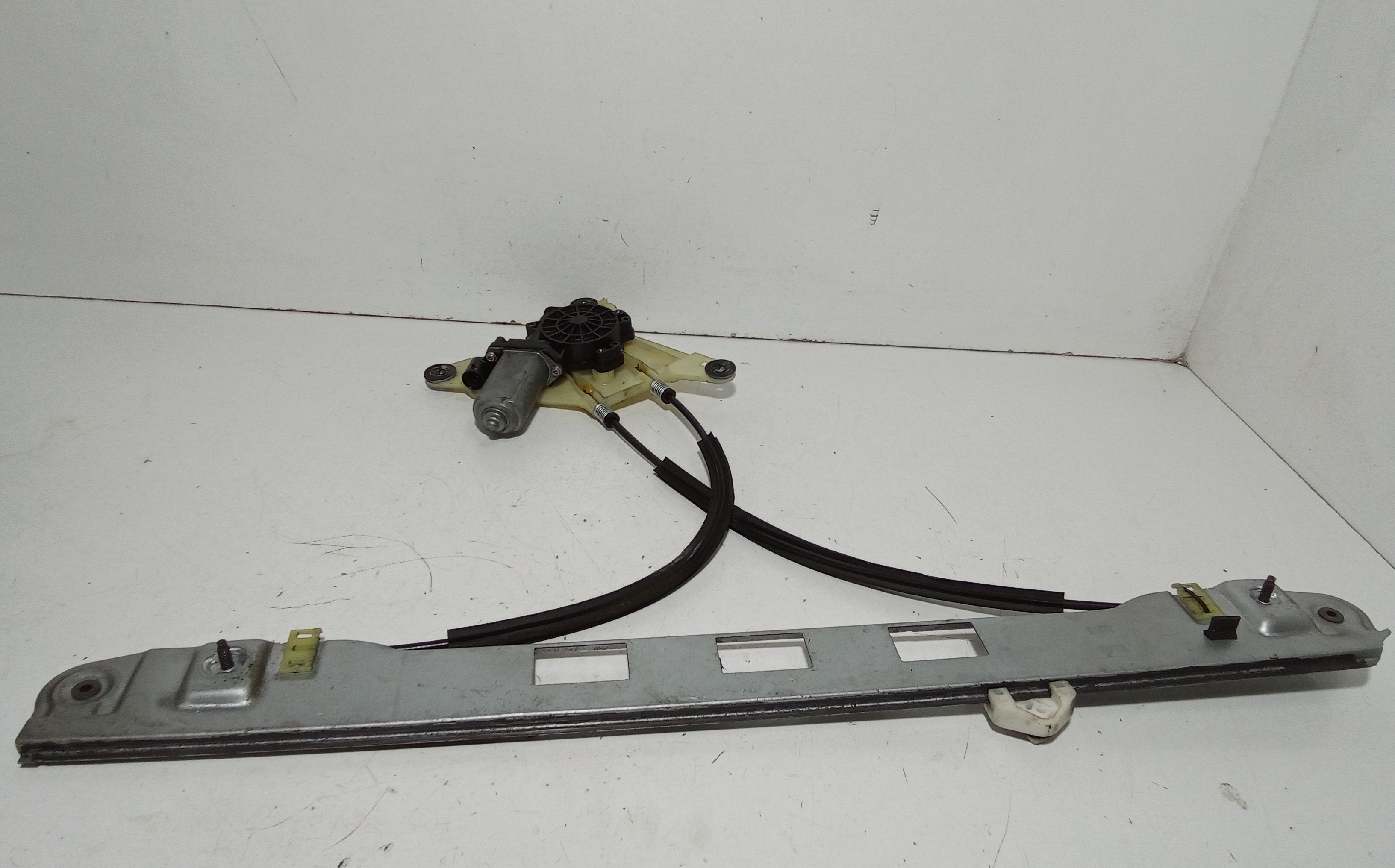 Alzacristallo Porta Ant. Sinistro 807210009R Usato