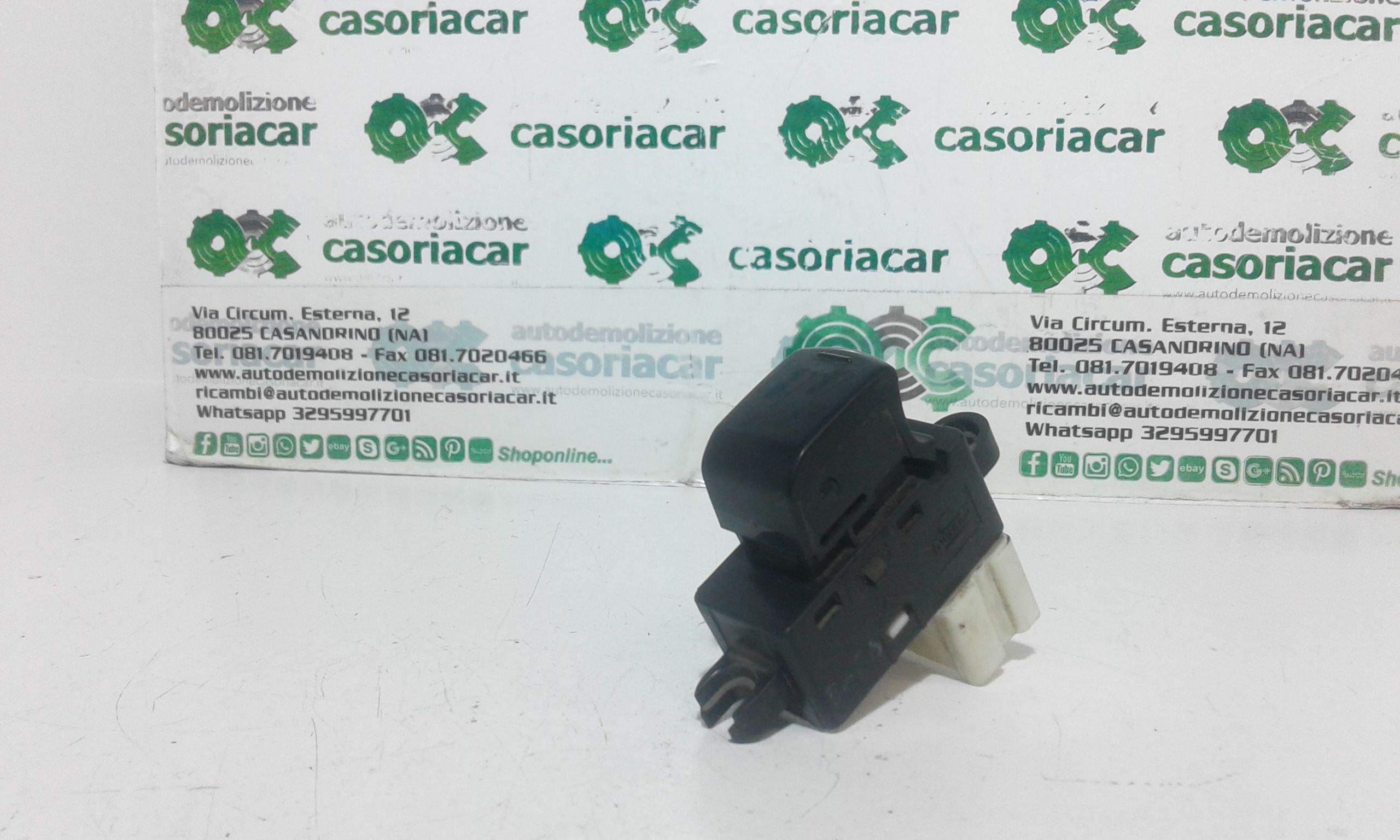 Interruttore Alzacristalli Porta Ant. Destro Usato