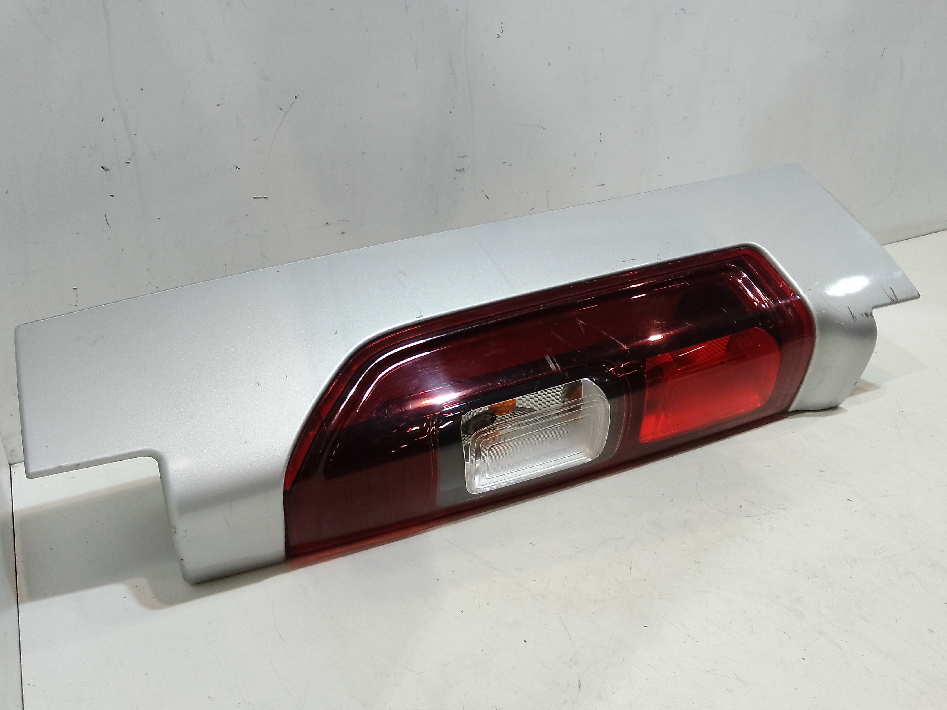 Fanale Post. Destro 265504656R Usato