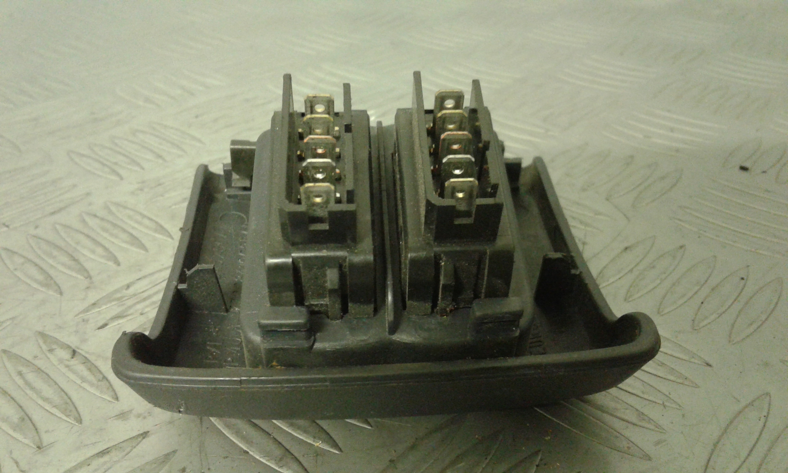 Interruttore Alzacristalli Porta Ant. Sinistro Usato