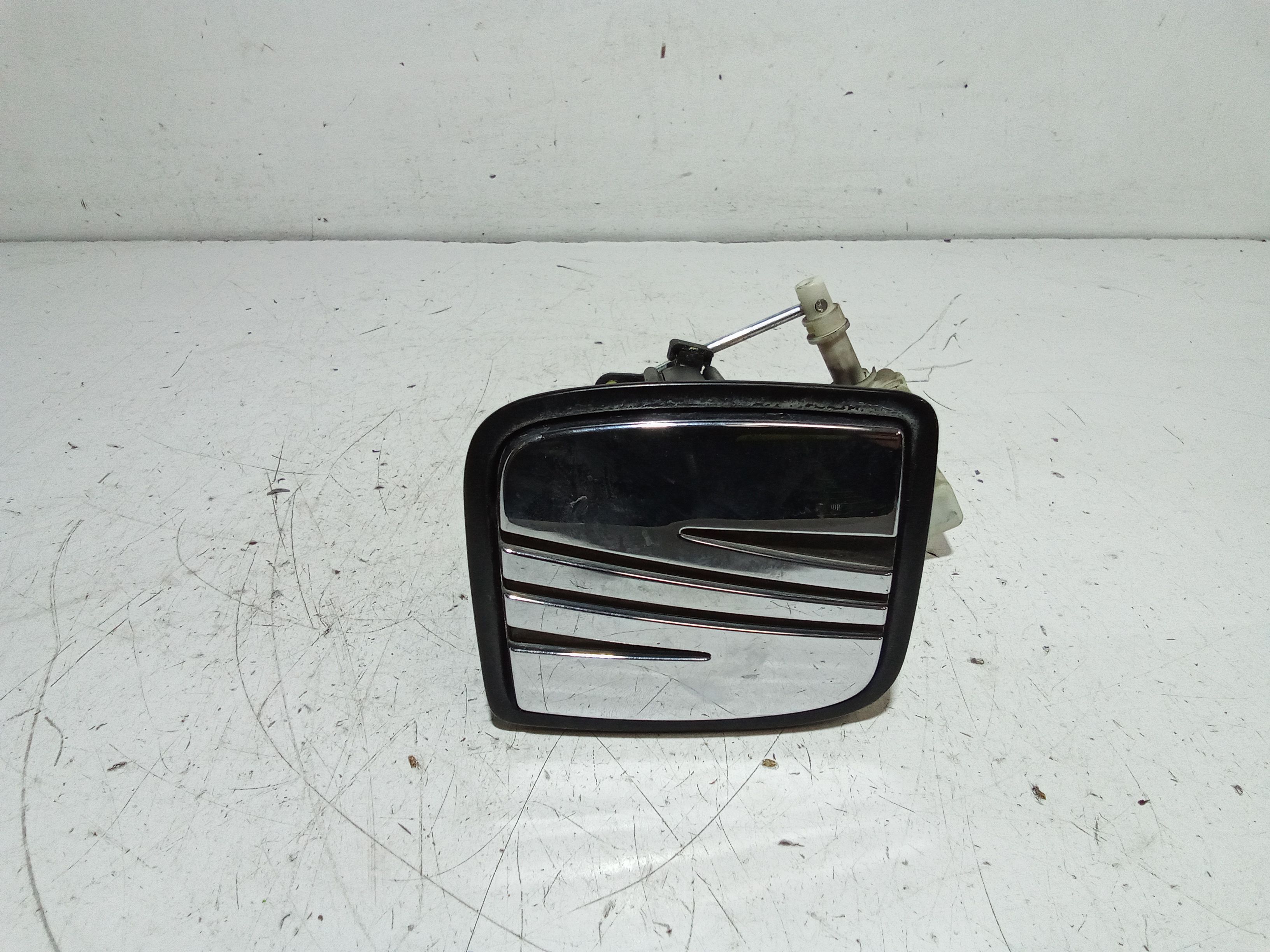 Maniglia Portello Post. 6K5827571A Usato