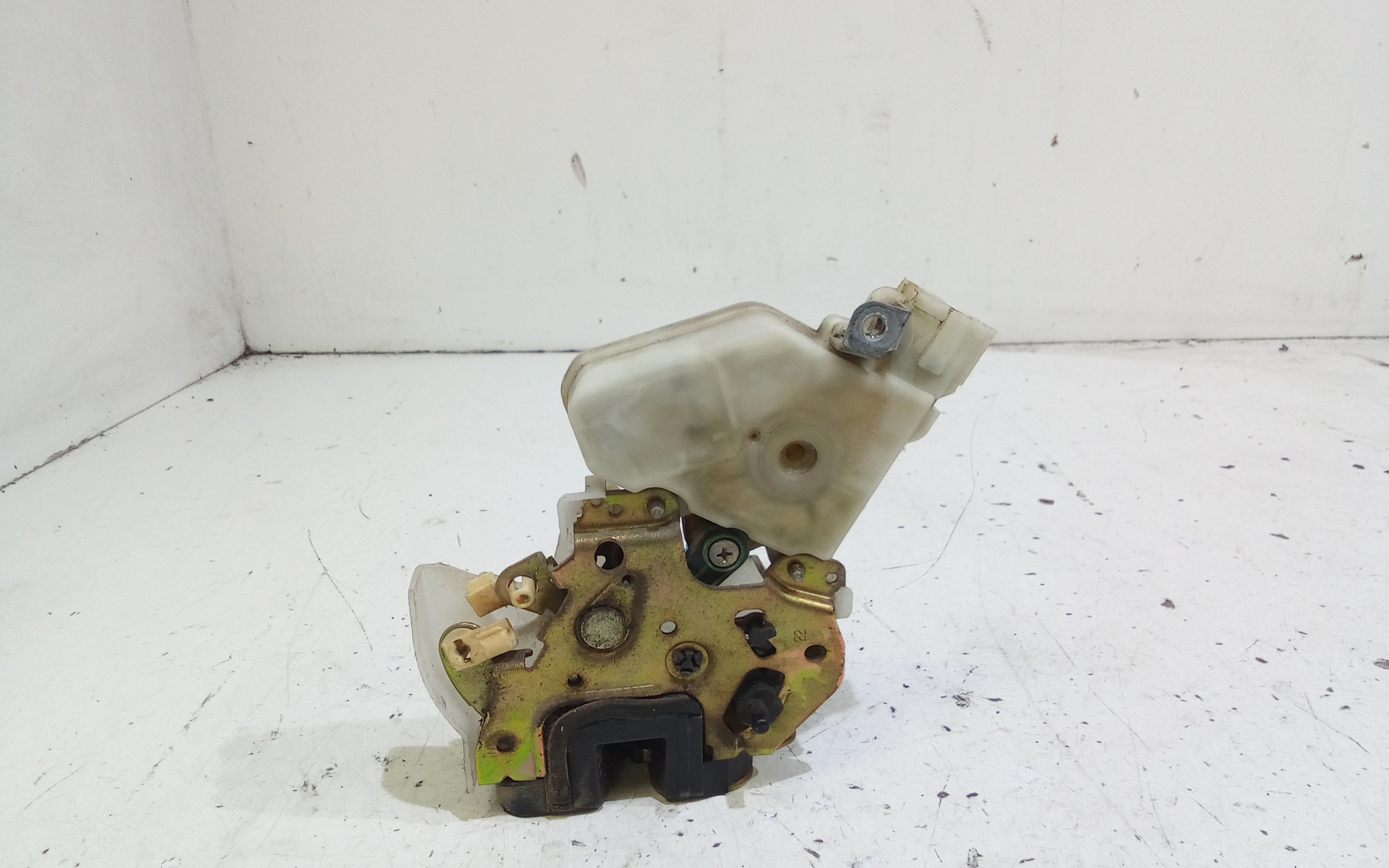 Serratura Porta Ant. Sinistro 80503AA260 Usato