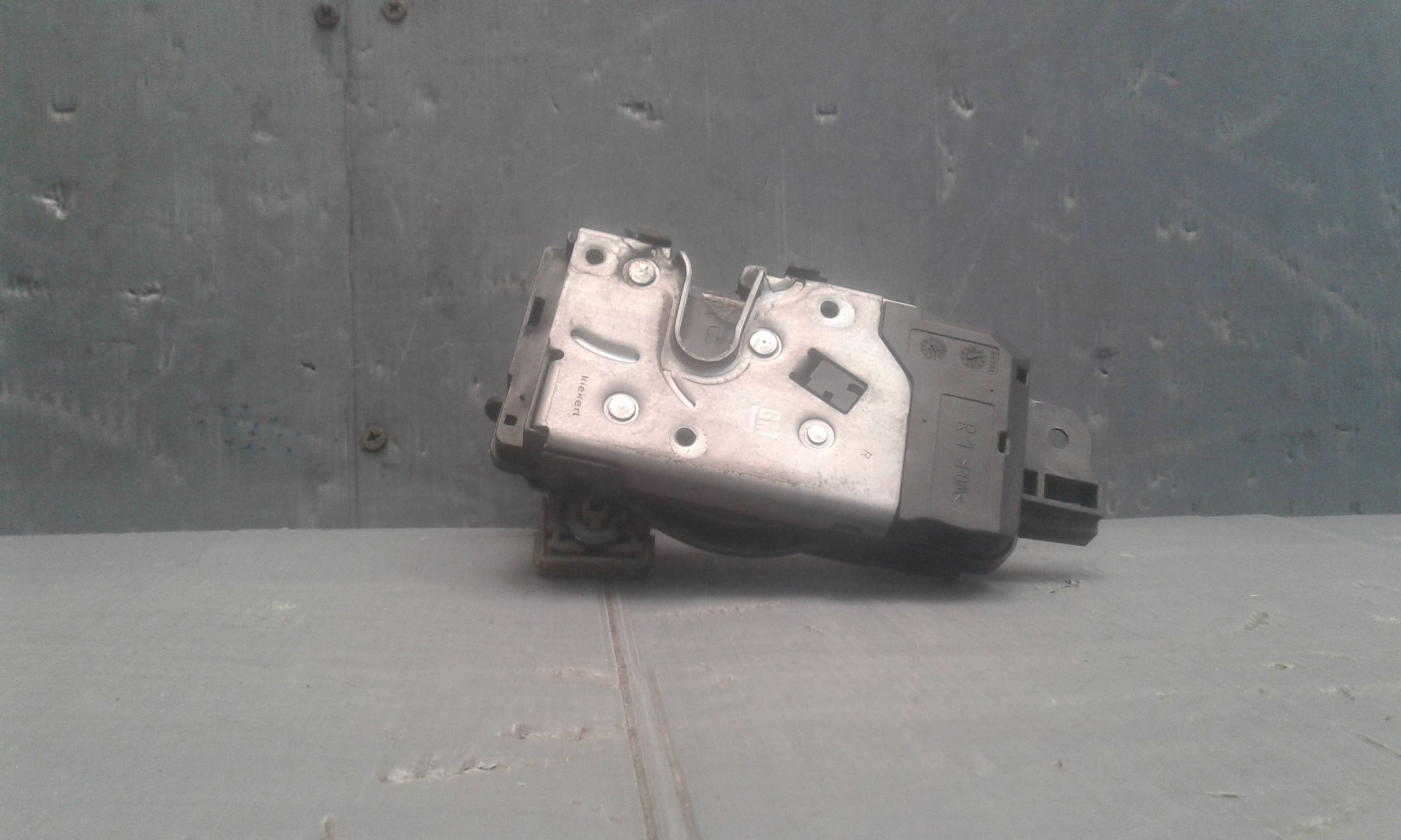 Serratura Porta Ant. Destro 13210741 Usato