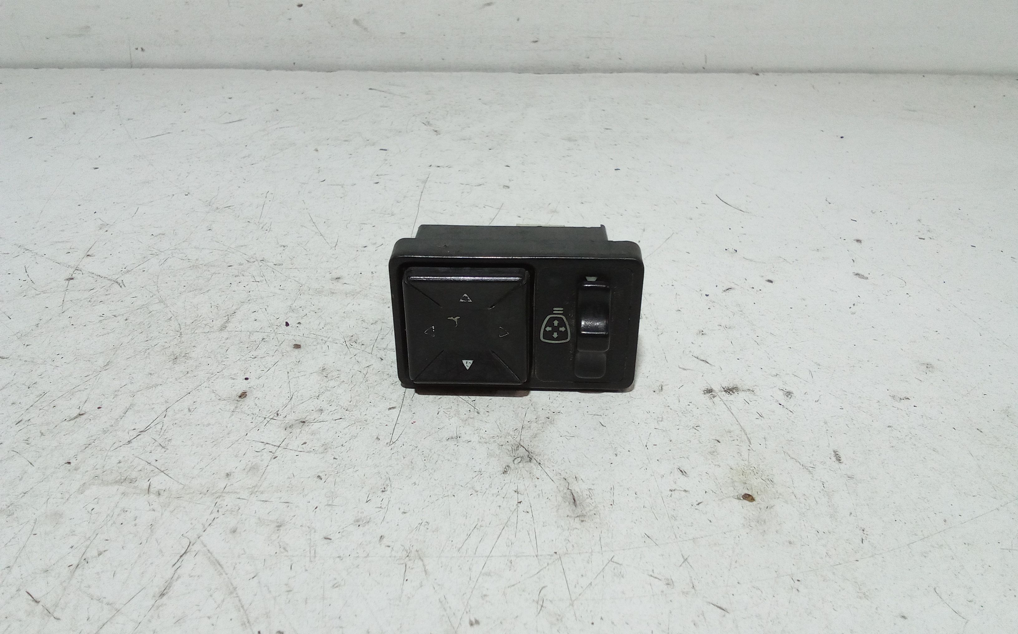 Interruttore Regolazione Retrovisore Est. Usato