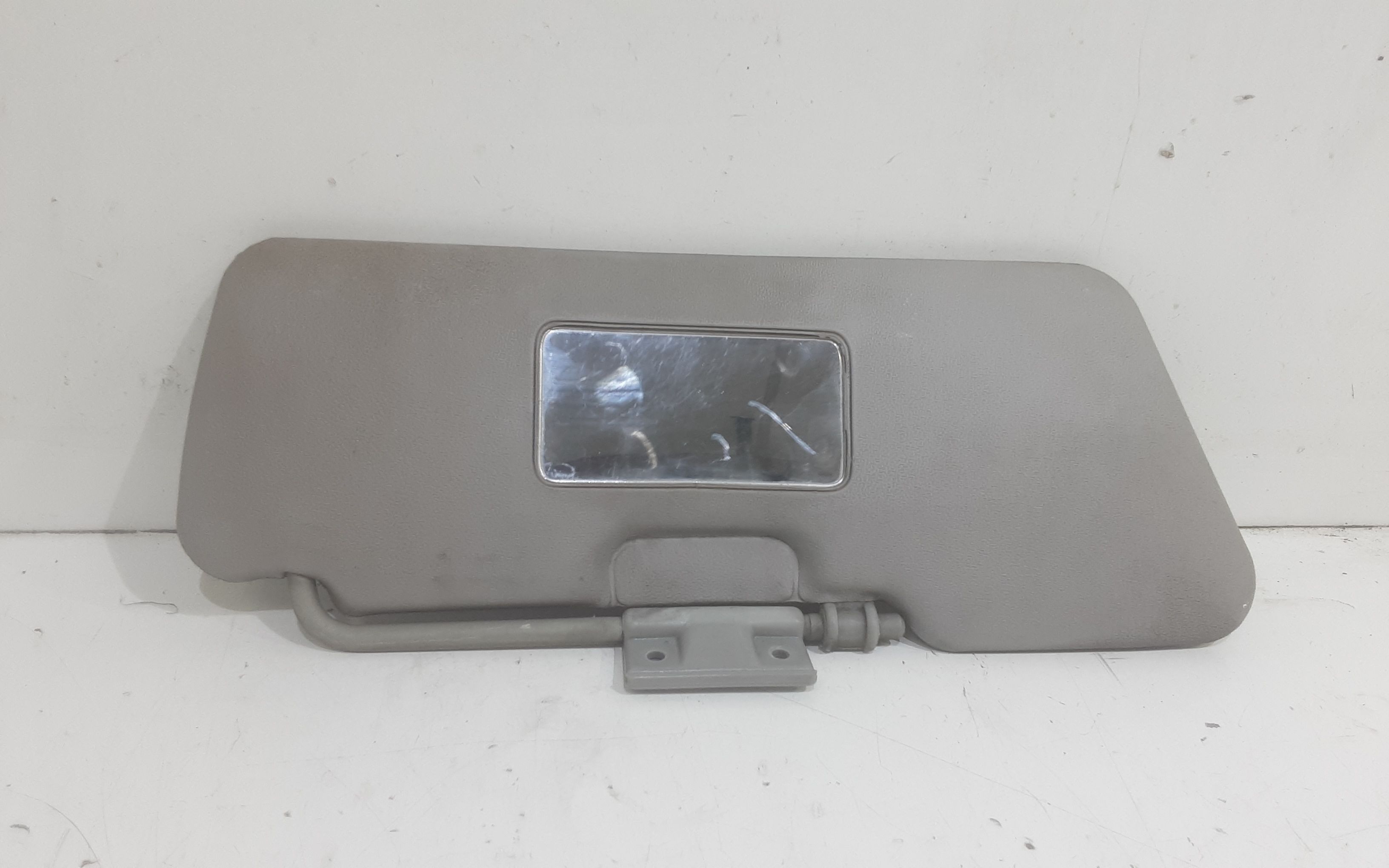 Aletta Parasole Parabrezza Destro 735244339 Usato