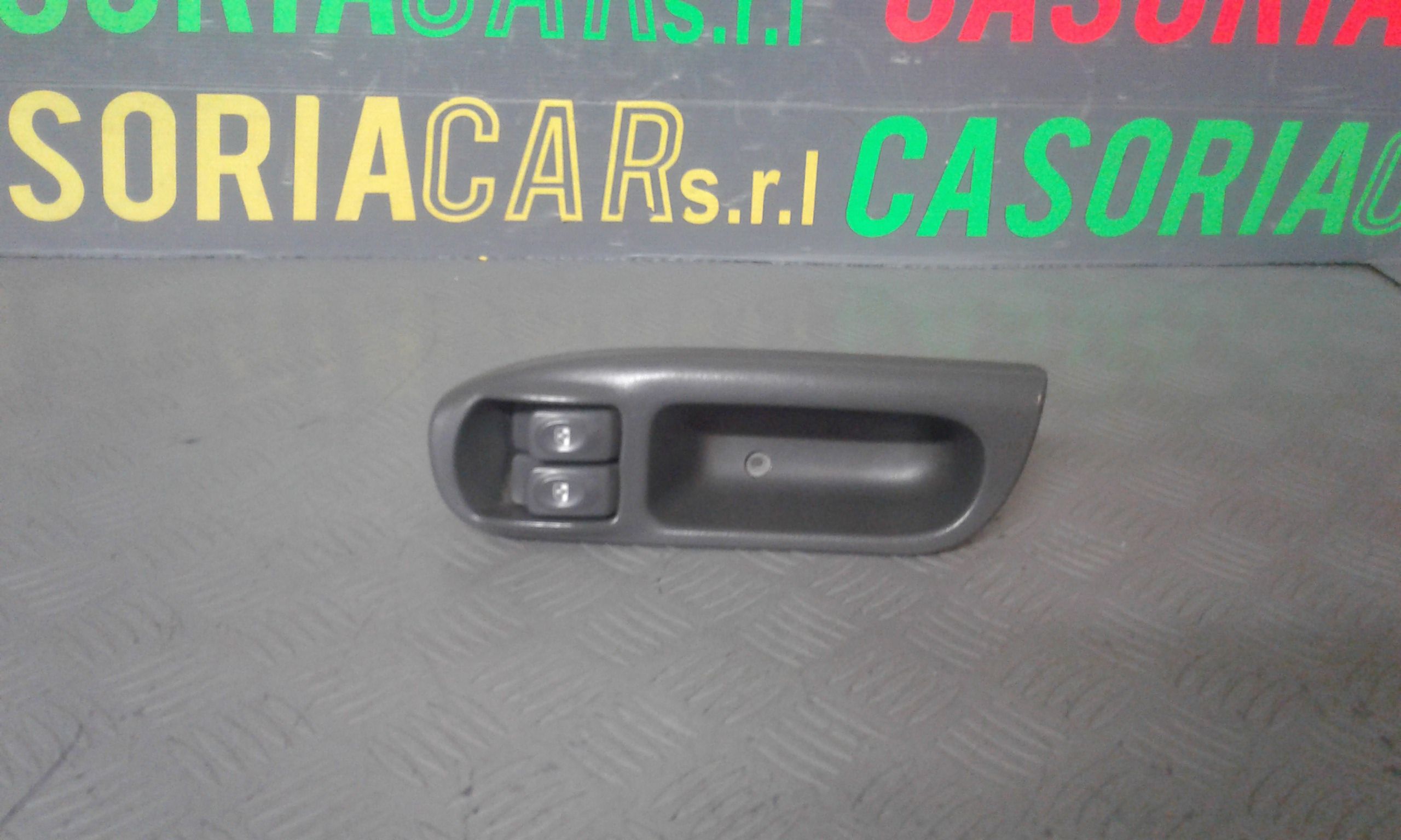 Interruttore Alzacristalli Porta Ant. Sinistro 7700432963 Usato