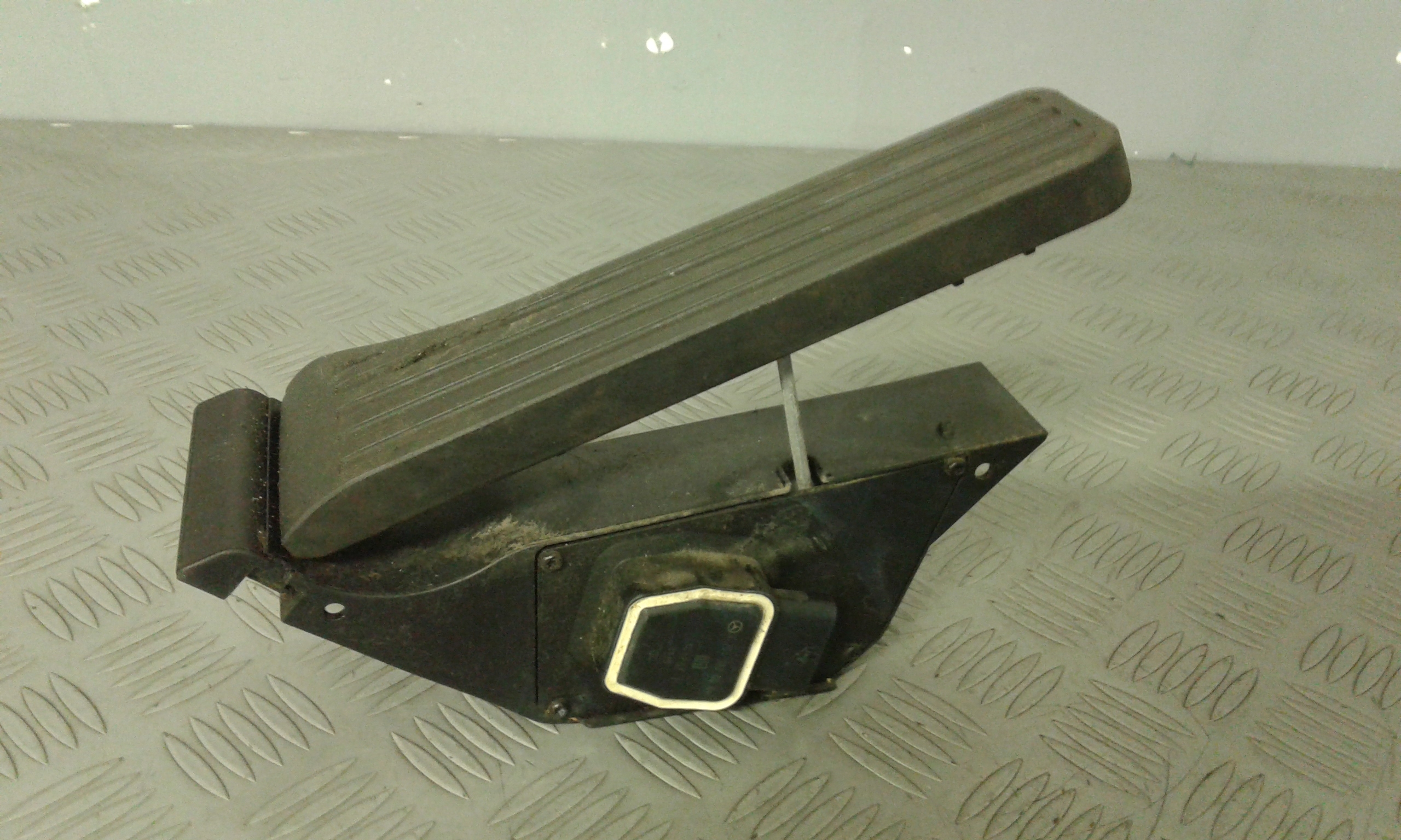 Pedale Acceleratore A2043000004 Usato