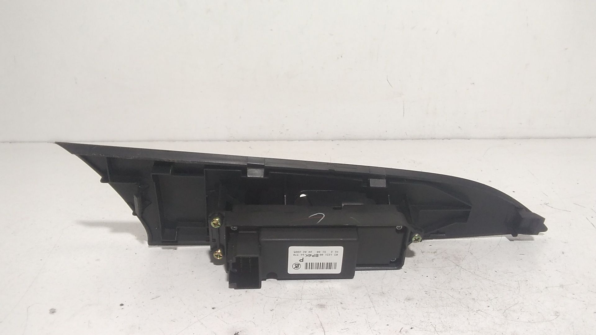 Interruttore Alzacristalli Porta Ant. Destro BP4K66370 Usato