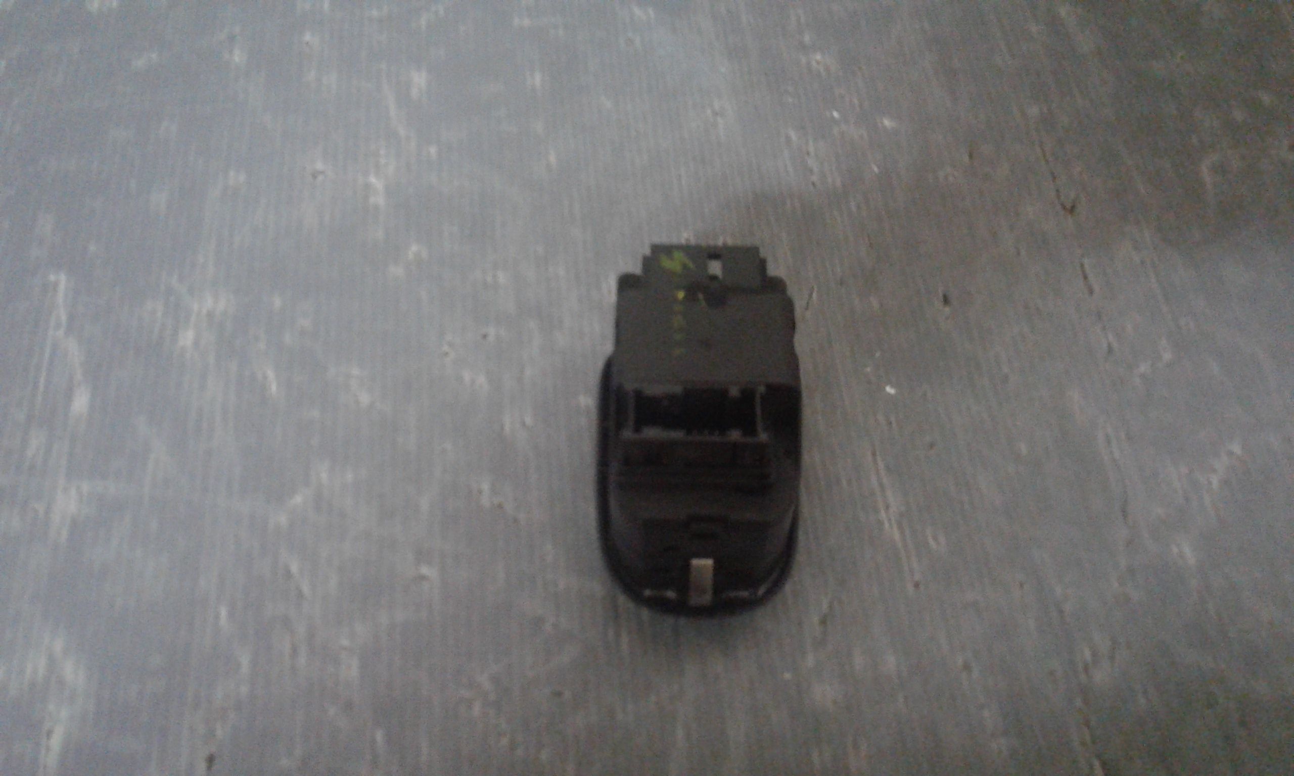 Interruttore Alzacristalli Porta Ant. Sinistro Usato