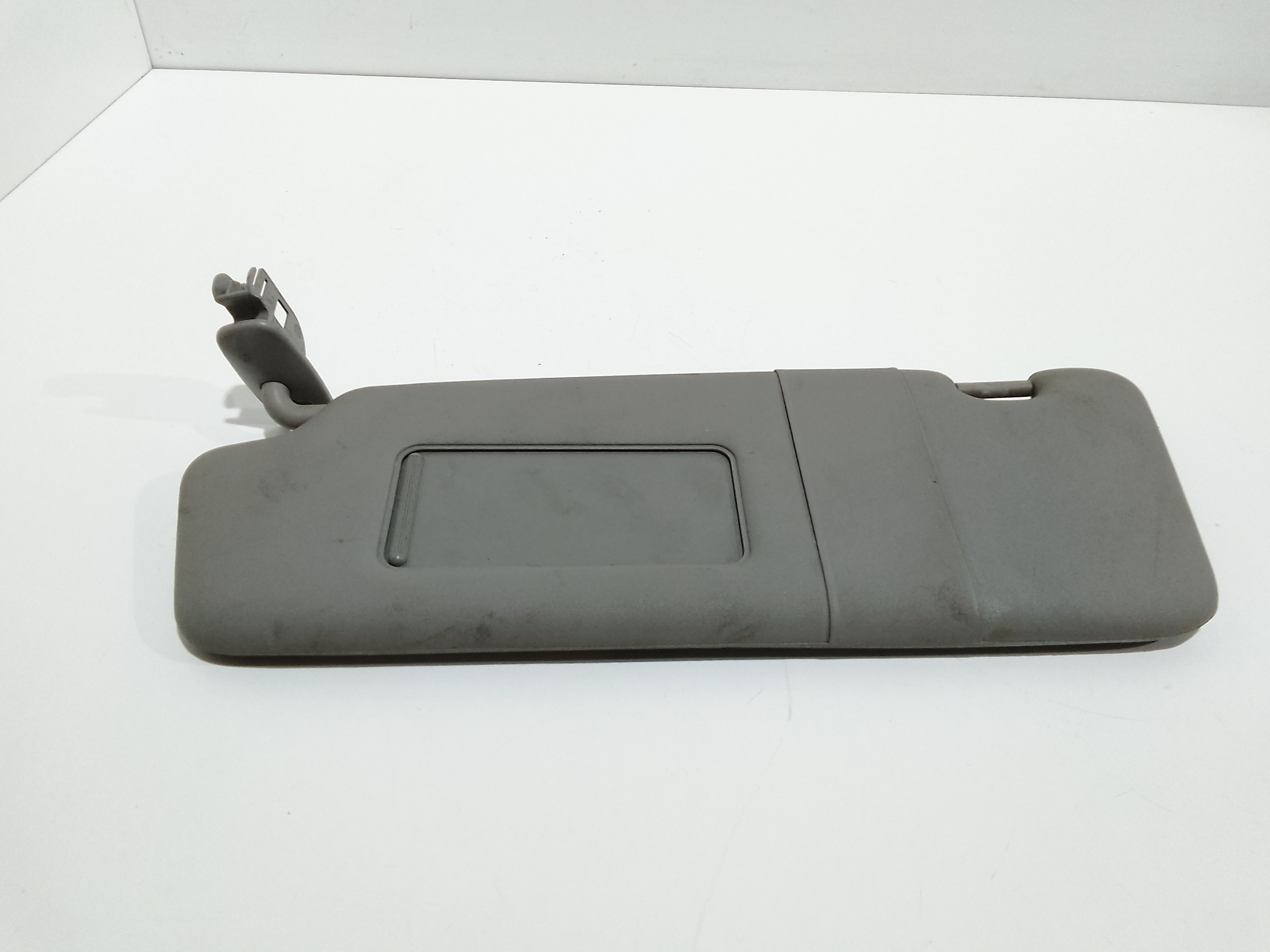 Aletta Parasole Parabrezza Sinistro 8E08575511X5 Usato