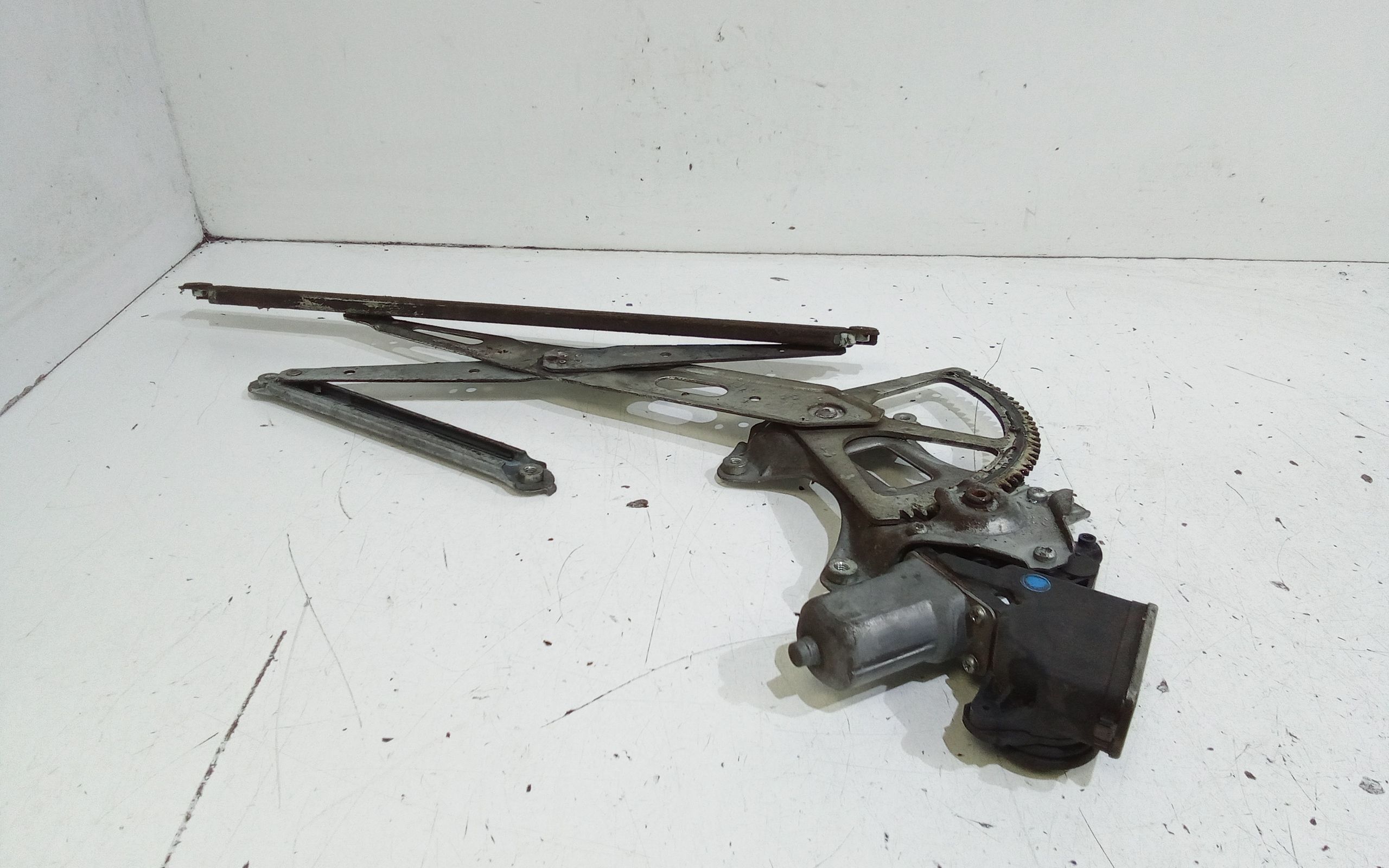 Alzacristallo Porta Ant. Sinistro Usato