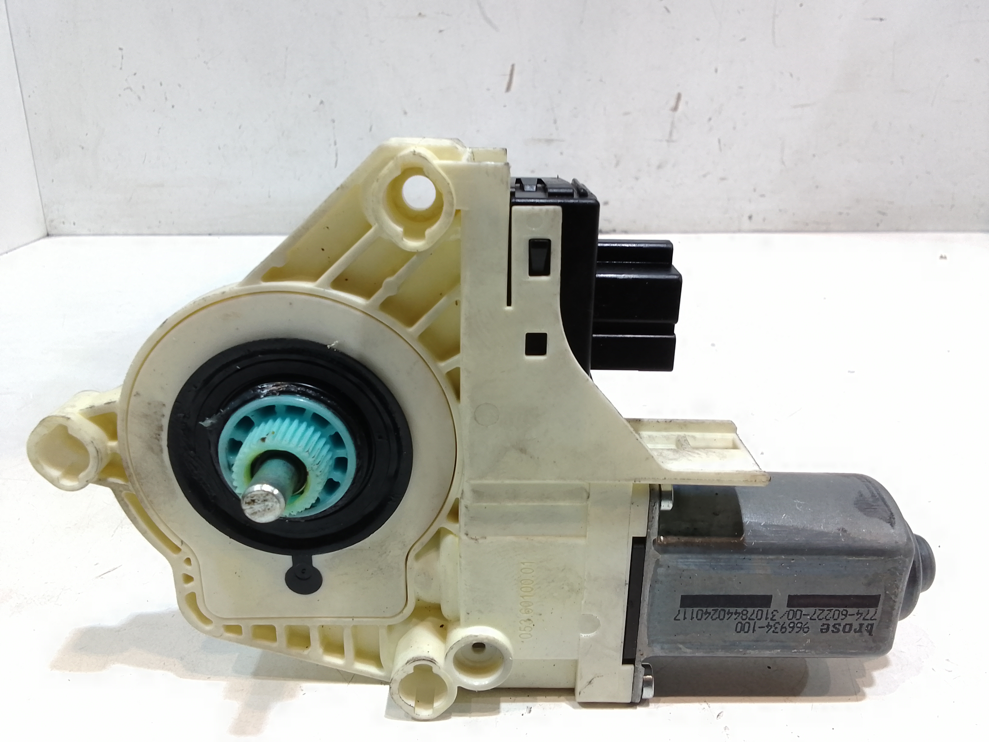 Motorino Alzacristallo Porta Ant. Destro 8T0959802B Usato