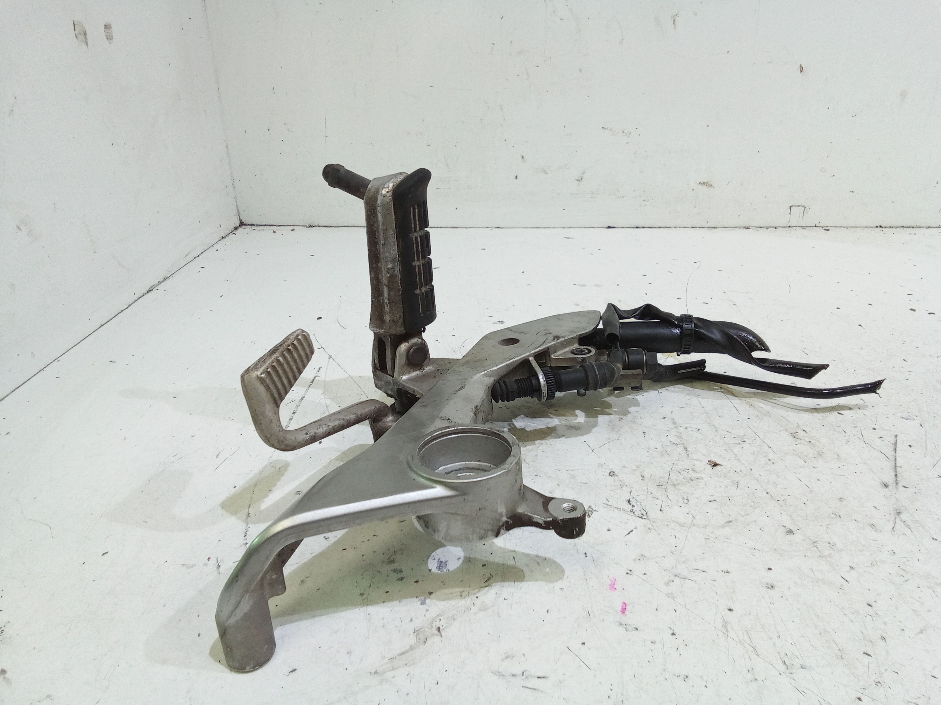 Supporto Leva Freno Anteriore Usato