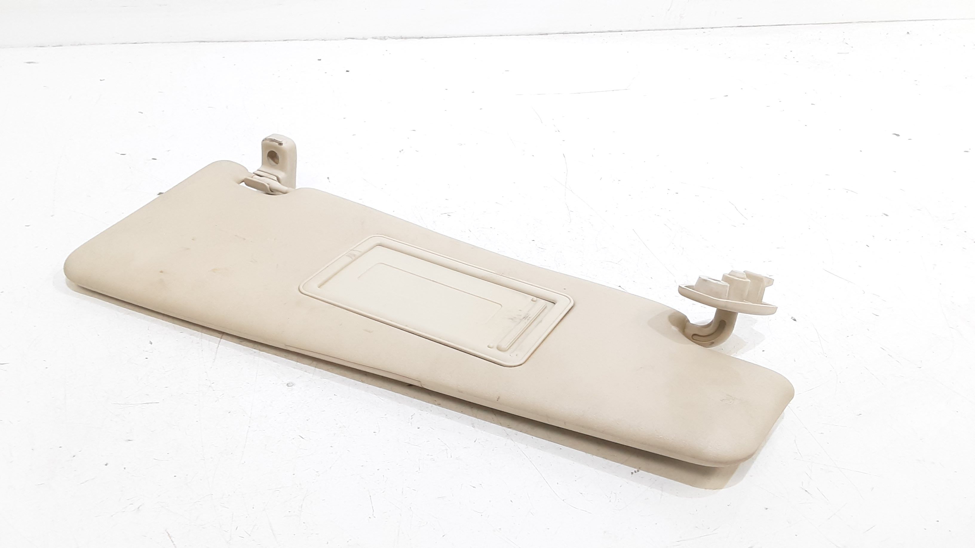 Aletta Parasole Parabrezza Destro 735383410 Usato