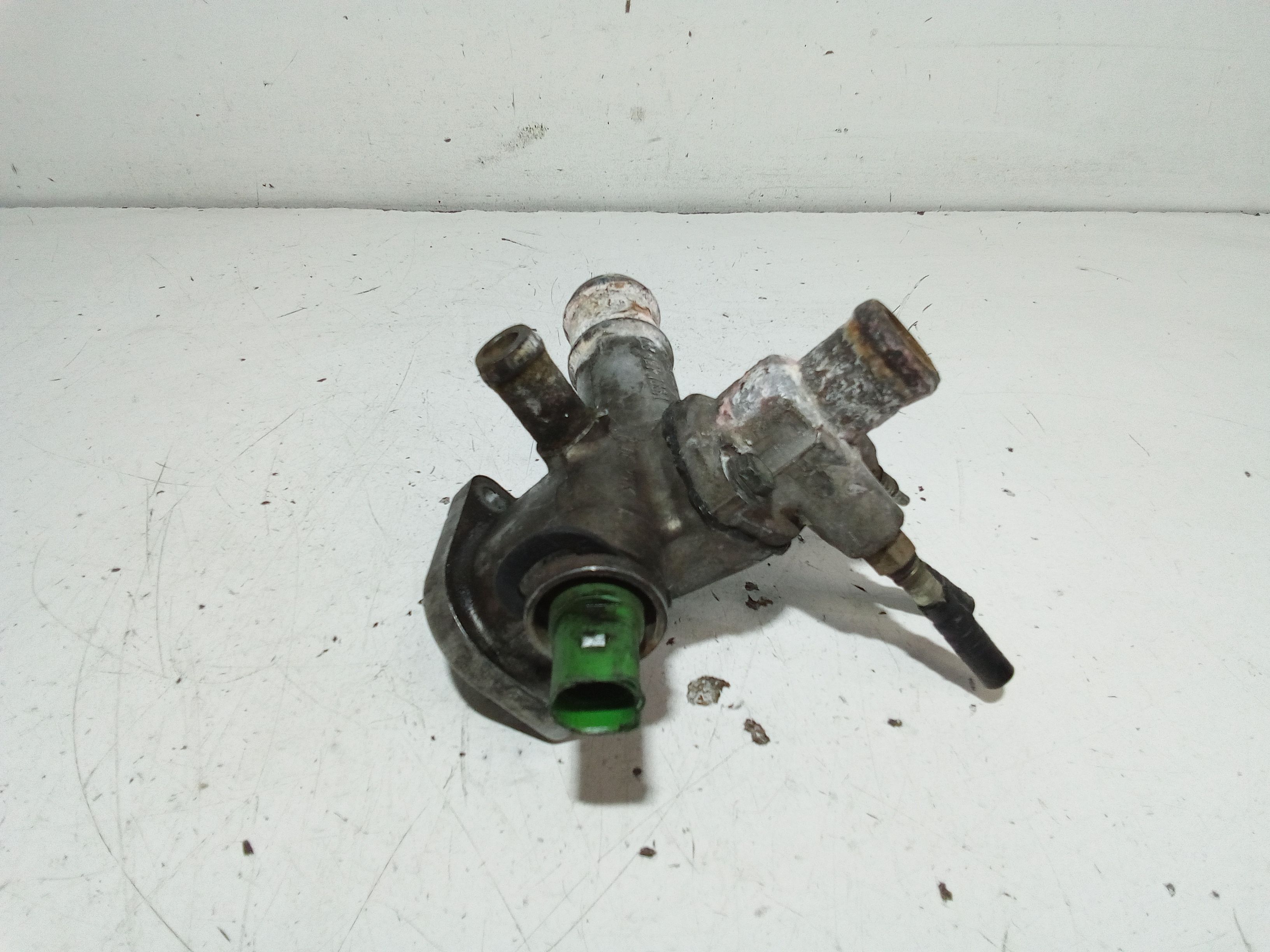 Scatola C/termostato Raffreddamento Motore Usato