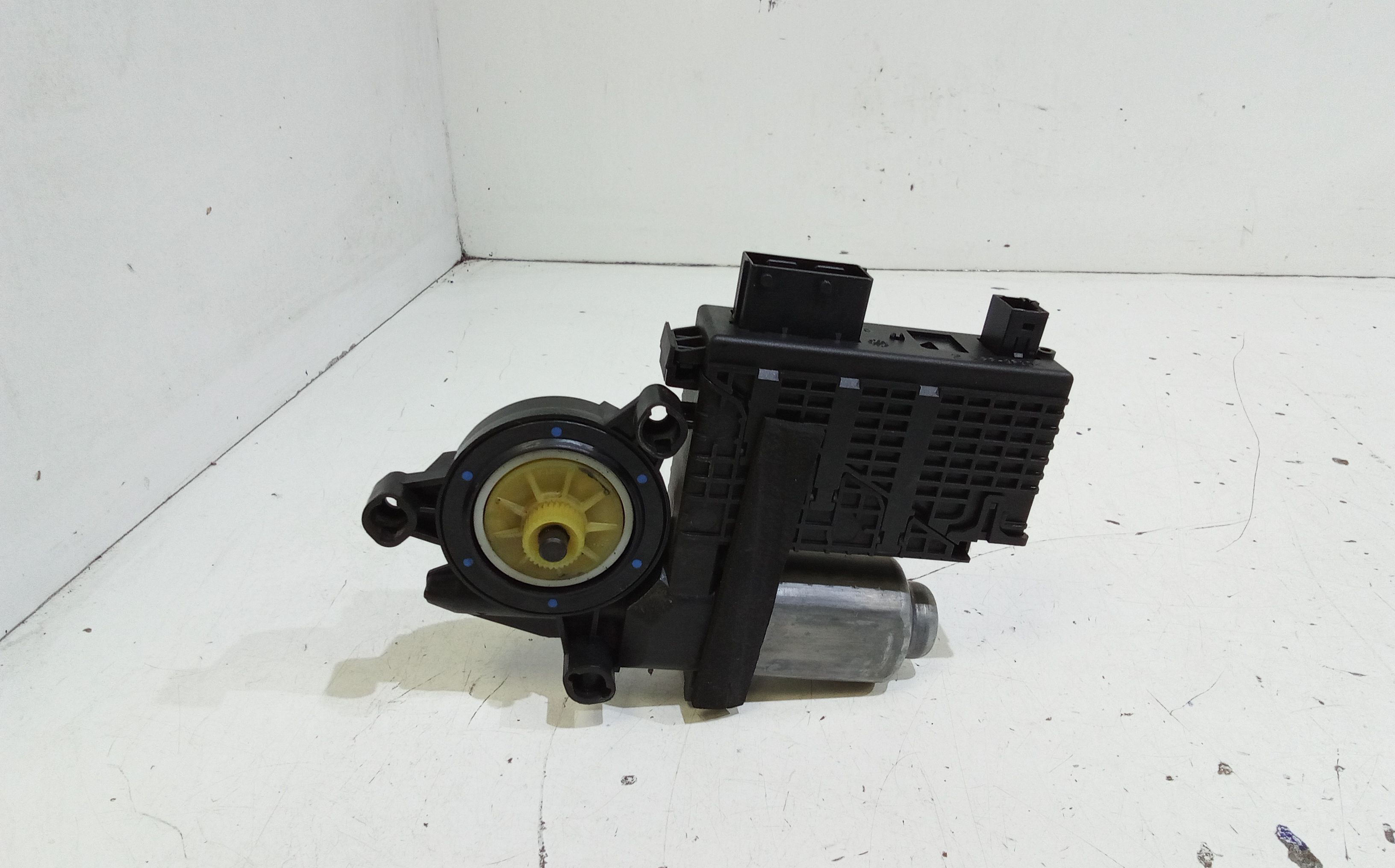 Motorino Alzacristallo Porta Ant. Destro Usato