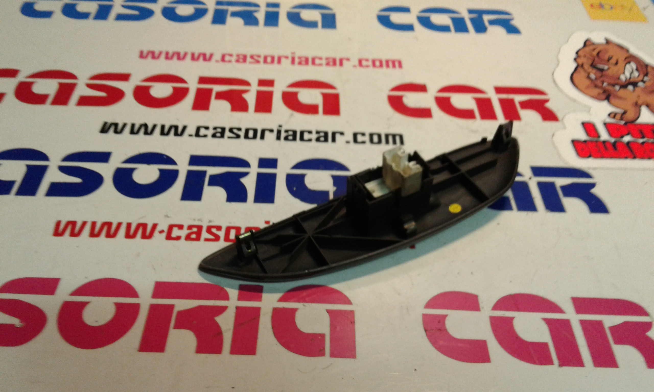 Interruttore Alzacristalli Porta Ant. Destro 8481012080 Usato