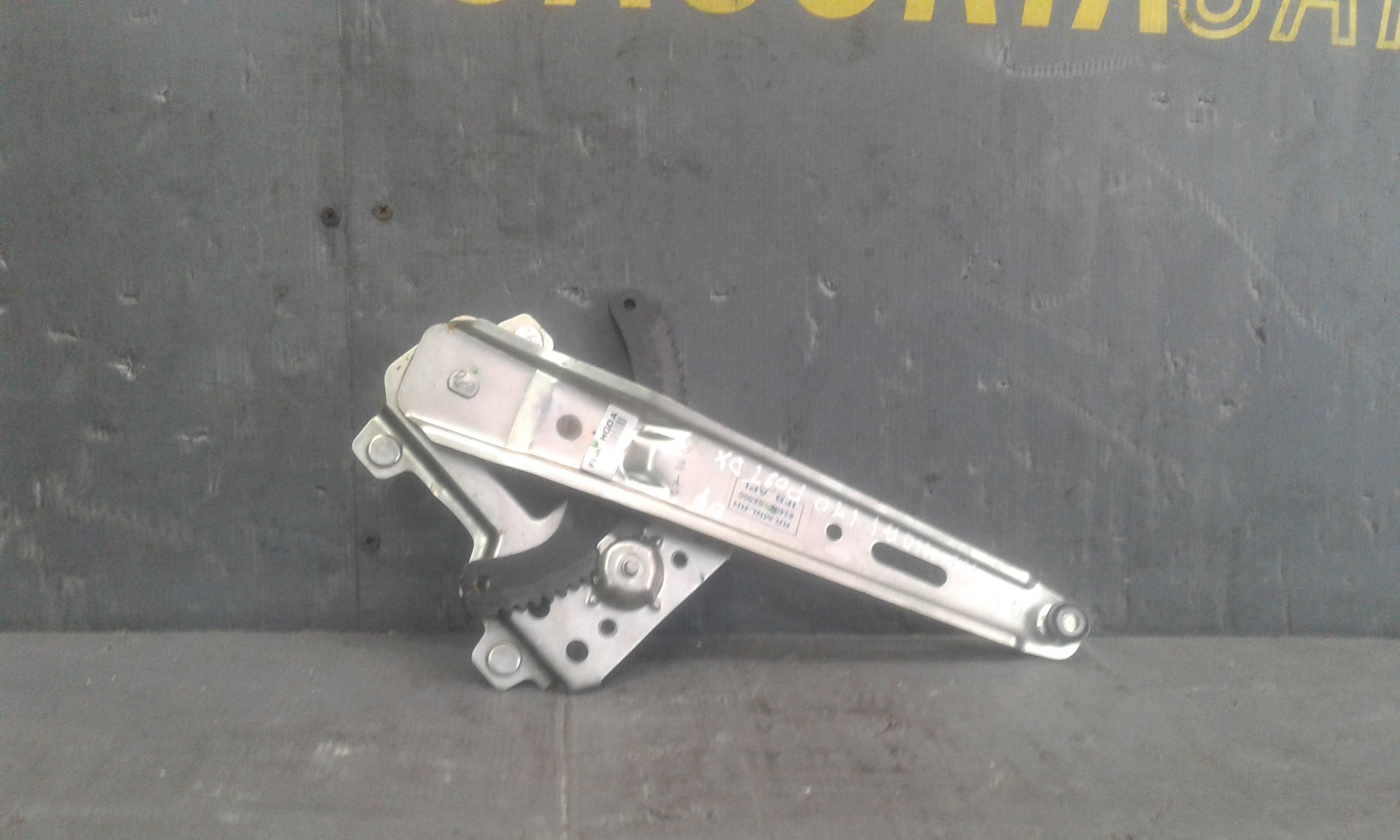 Alzacristallo Porta Post. Destro 834020X000 Usato