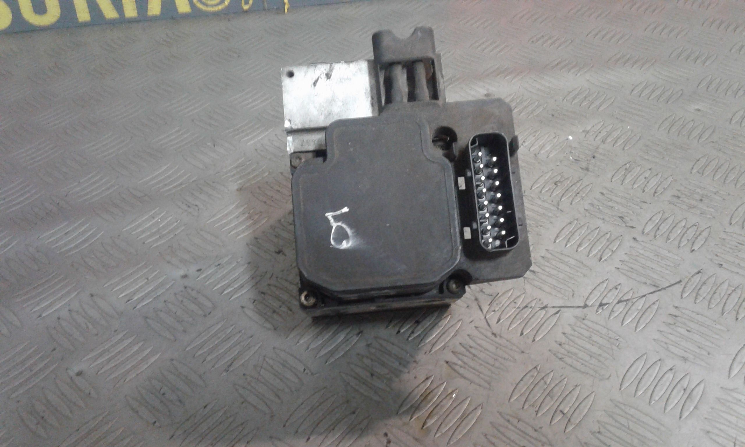 Pompa Abs 8E0614111E Usato