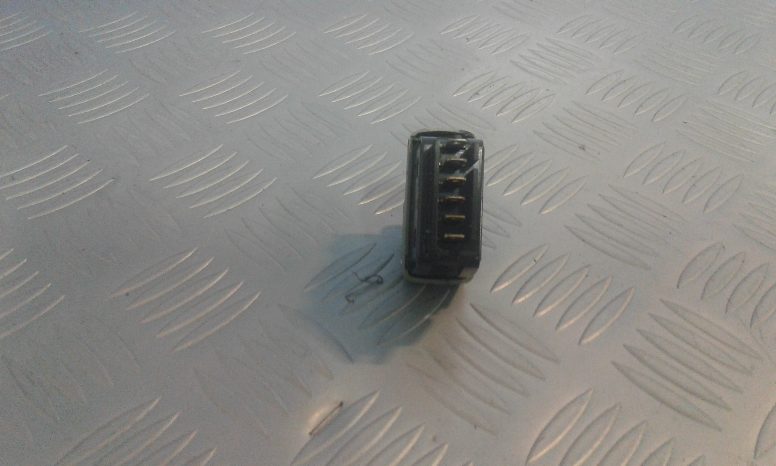 Interruttore Alzacristalli Porta Ant. Destro Usato