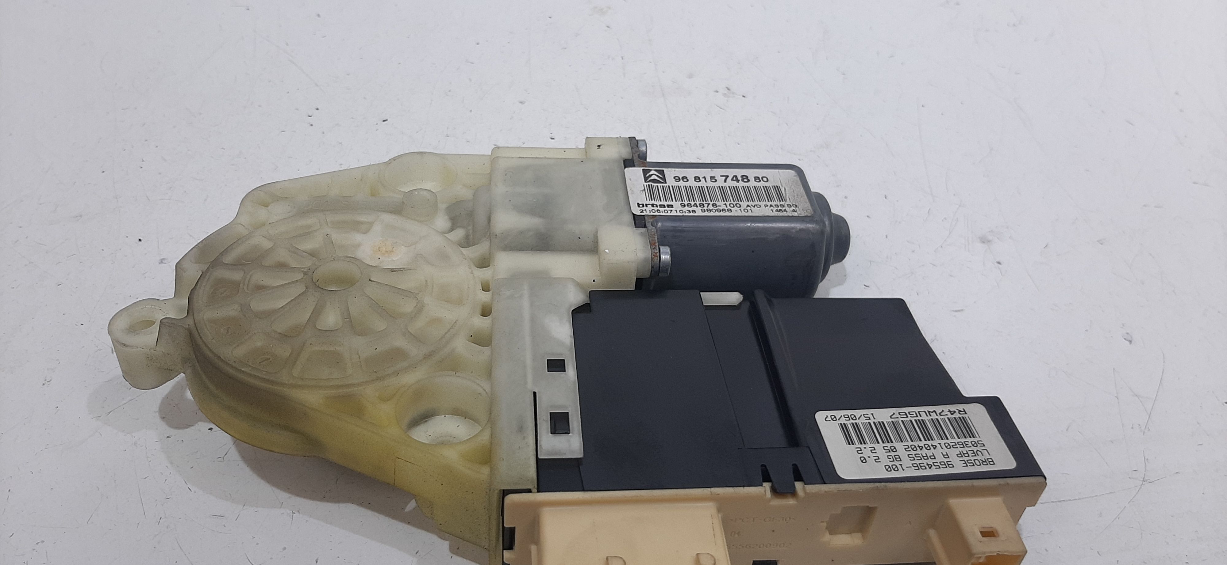 Motorino Alzacristallo Porta Ant. Destro 9222AV Usato