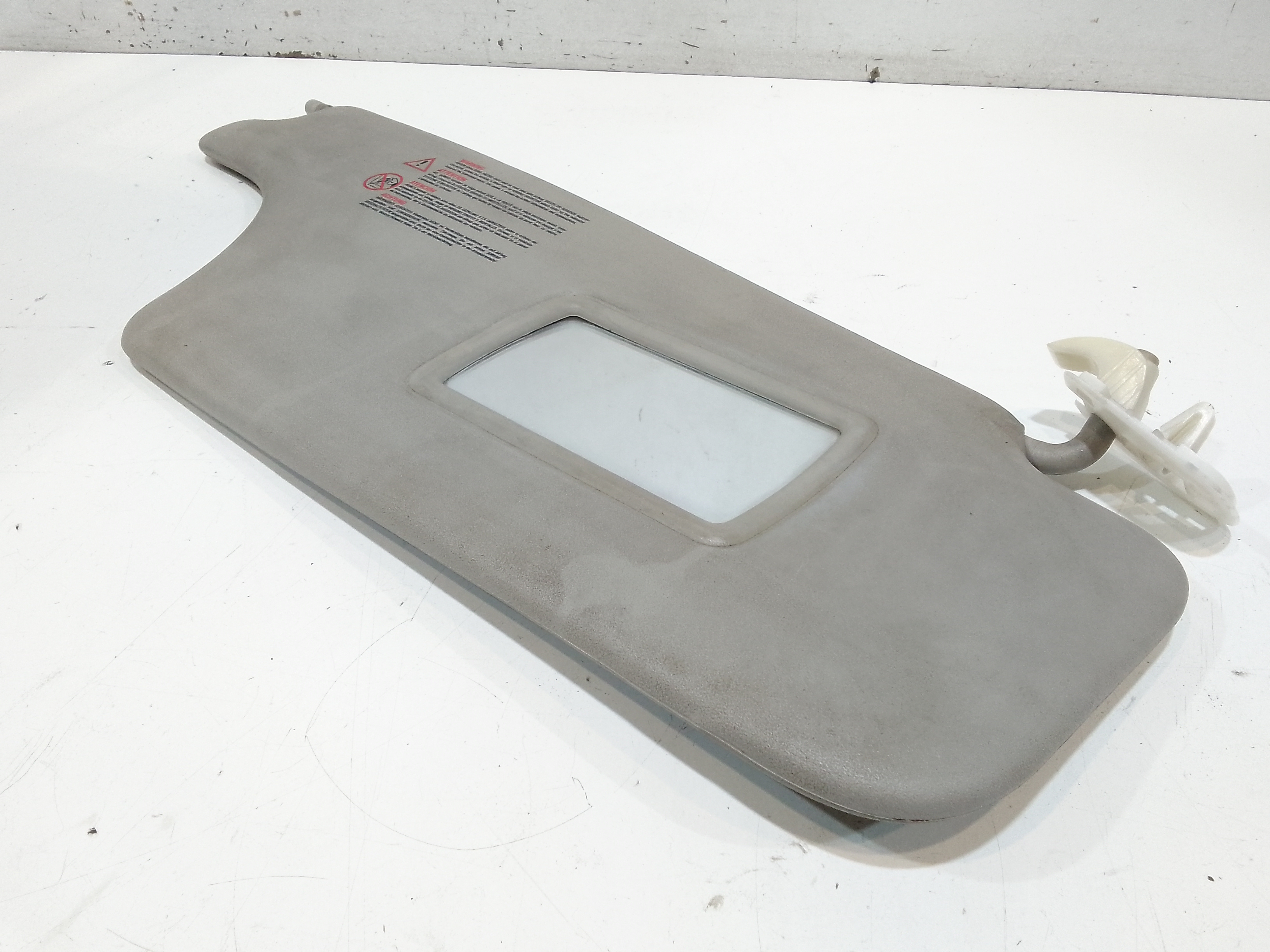 Aletta Parasole Parabrezza Destro 8200213199 Usato