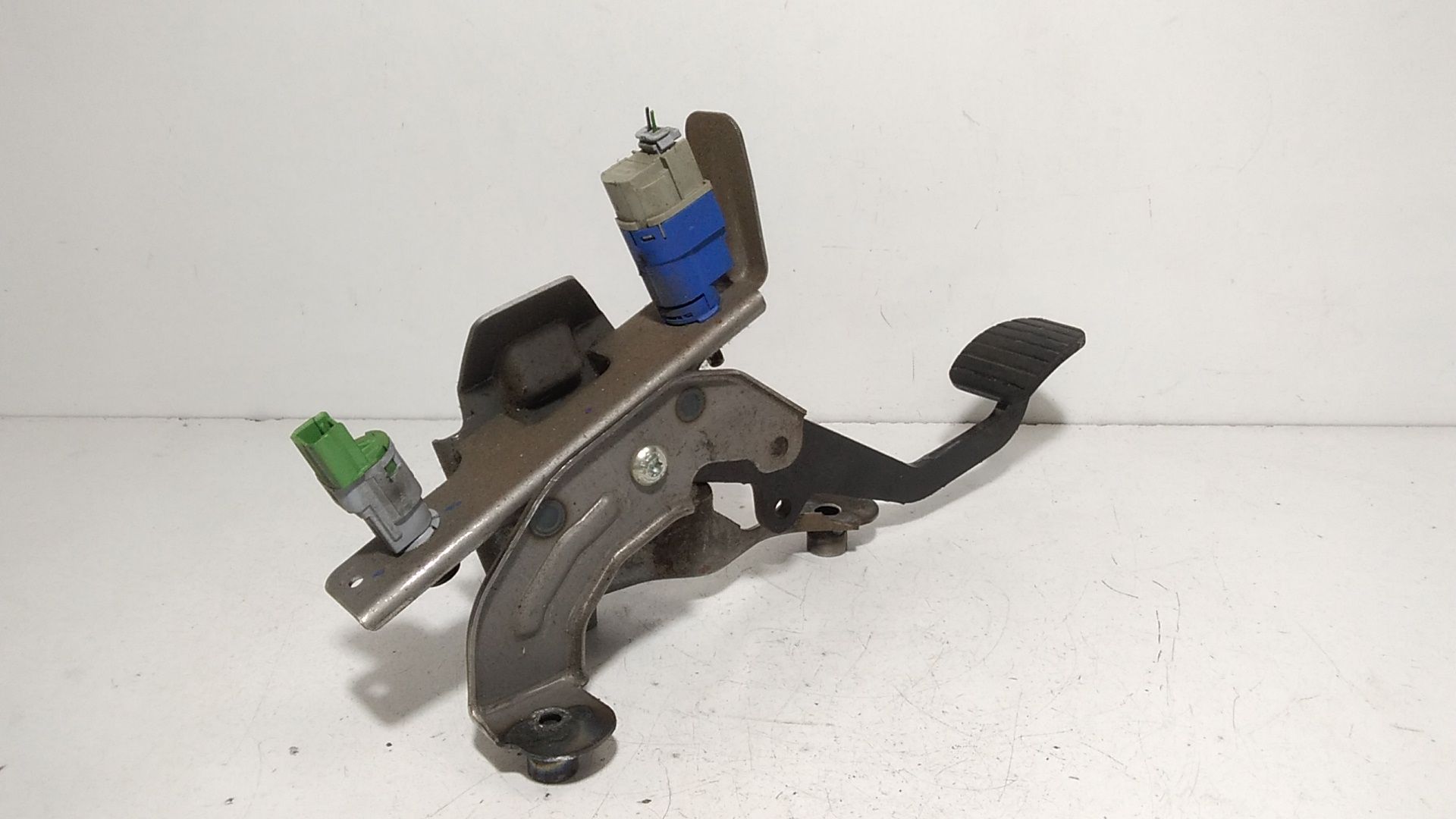 Pedale Frizione 465039054R Usato